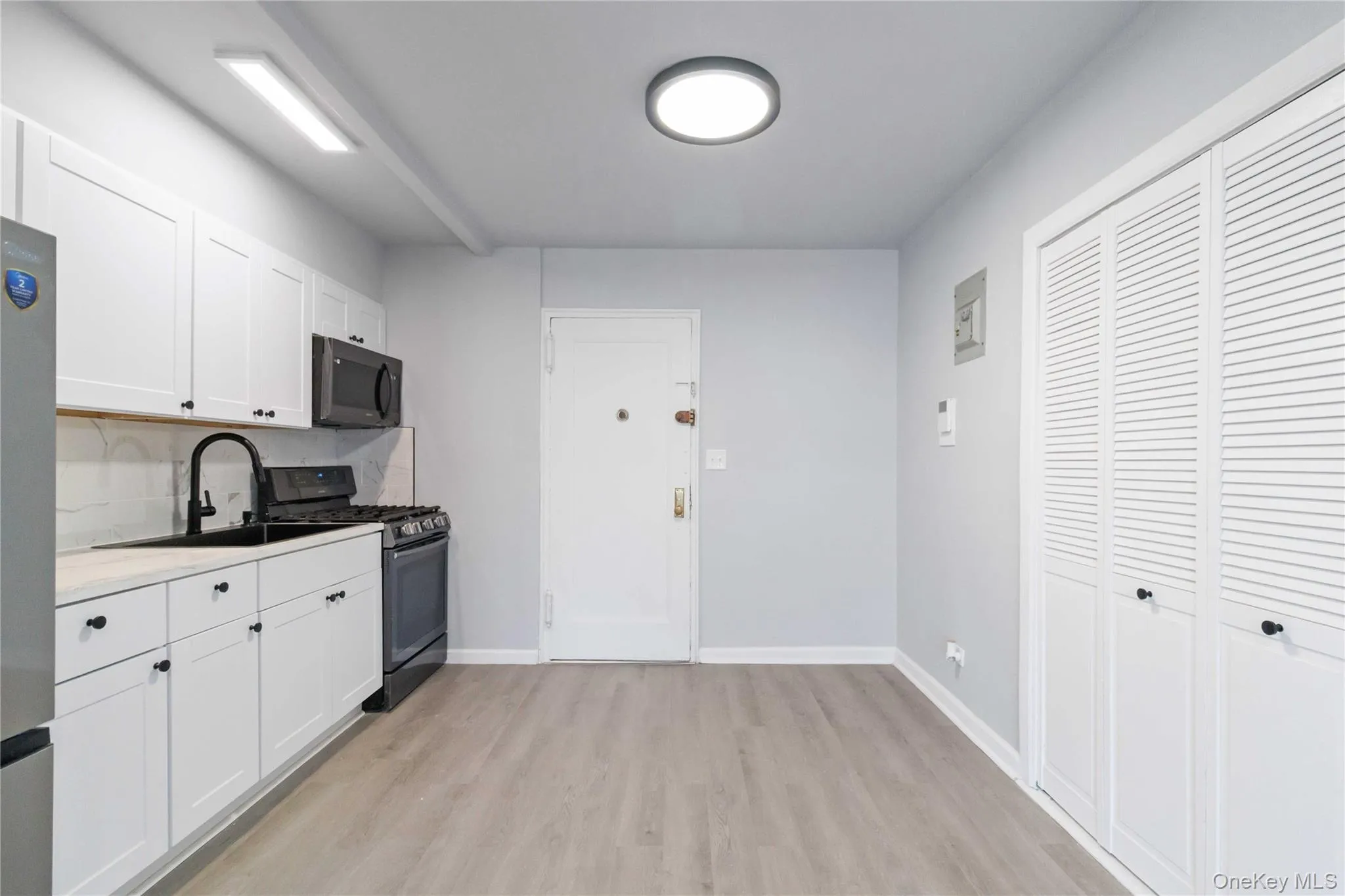 37-56 87th Street, New York, NY, 1 Bedroom Bedrooms, 3 Rooms Rooms,1 BathroomBathrooms,Residential,For Rent,87th,0,1037570 37-56 87th Street, New York, NY, 1 Bedroom Bedrooms, 3 Rooms Rooms,1 BathroomBathrooms,Residential,For Rent,87th,0,1037570
