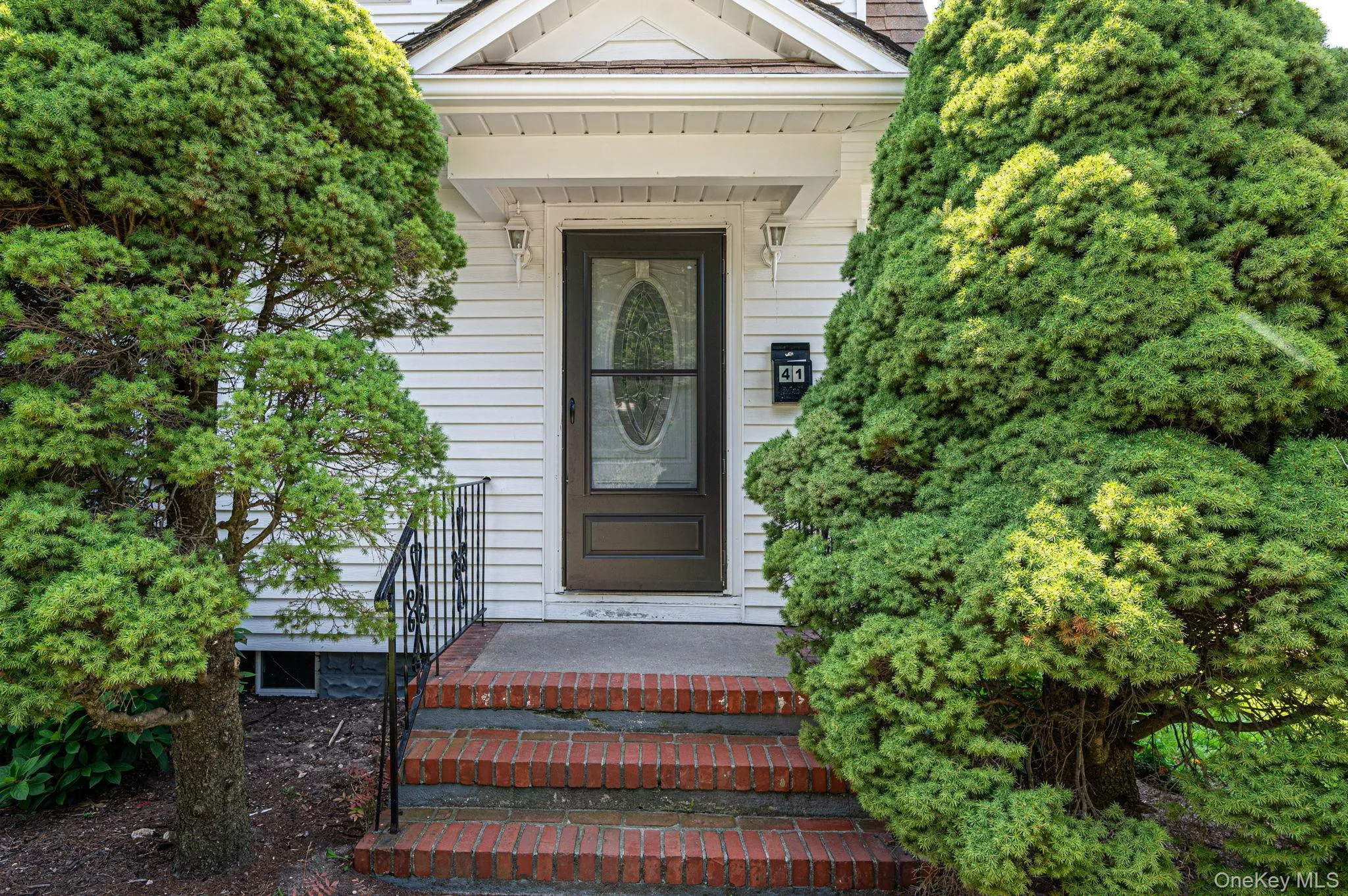 41 Prospect Place, Riverhead, NY, 4 Bedrooms Bedrooms, 10 Rooms Rooms,2 BathroomsBathrooms,Residential,For Rent,Prospect,0,1037571 41 Prospect Place, Riverhead, NY, 4 Bedrooms Bedrooms, 10 Rooms Rooms,2 BathroomsBathrooms,Residential,For Rent,Prospect,0,1037571