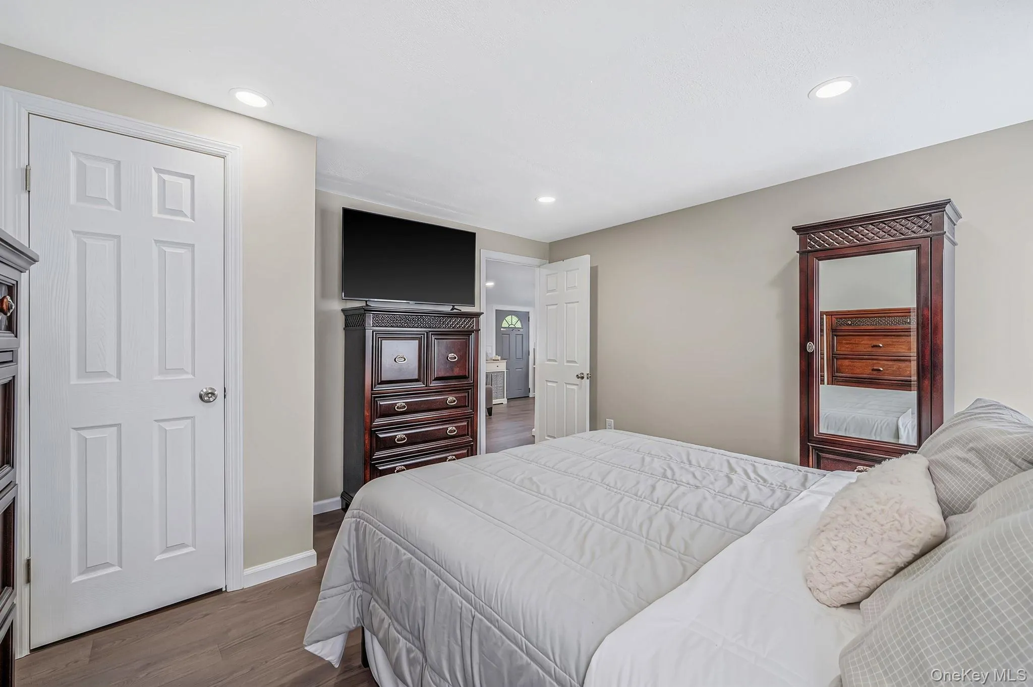 828 Strang Drive, Hempstead, NY, 6 Bedrooms Bedrooms, 12 Rooms Rooms,4 BathroomsBathrooms,Residential,For Rent,Strang,0,1037576 828 Strang Drive, Hempstead, NY, 6 Bedrooms Bedrooms, 12 Rooms Rooms,4 BathroomsBathrooms,Residential,For Rent,Strang,0,1037576