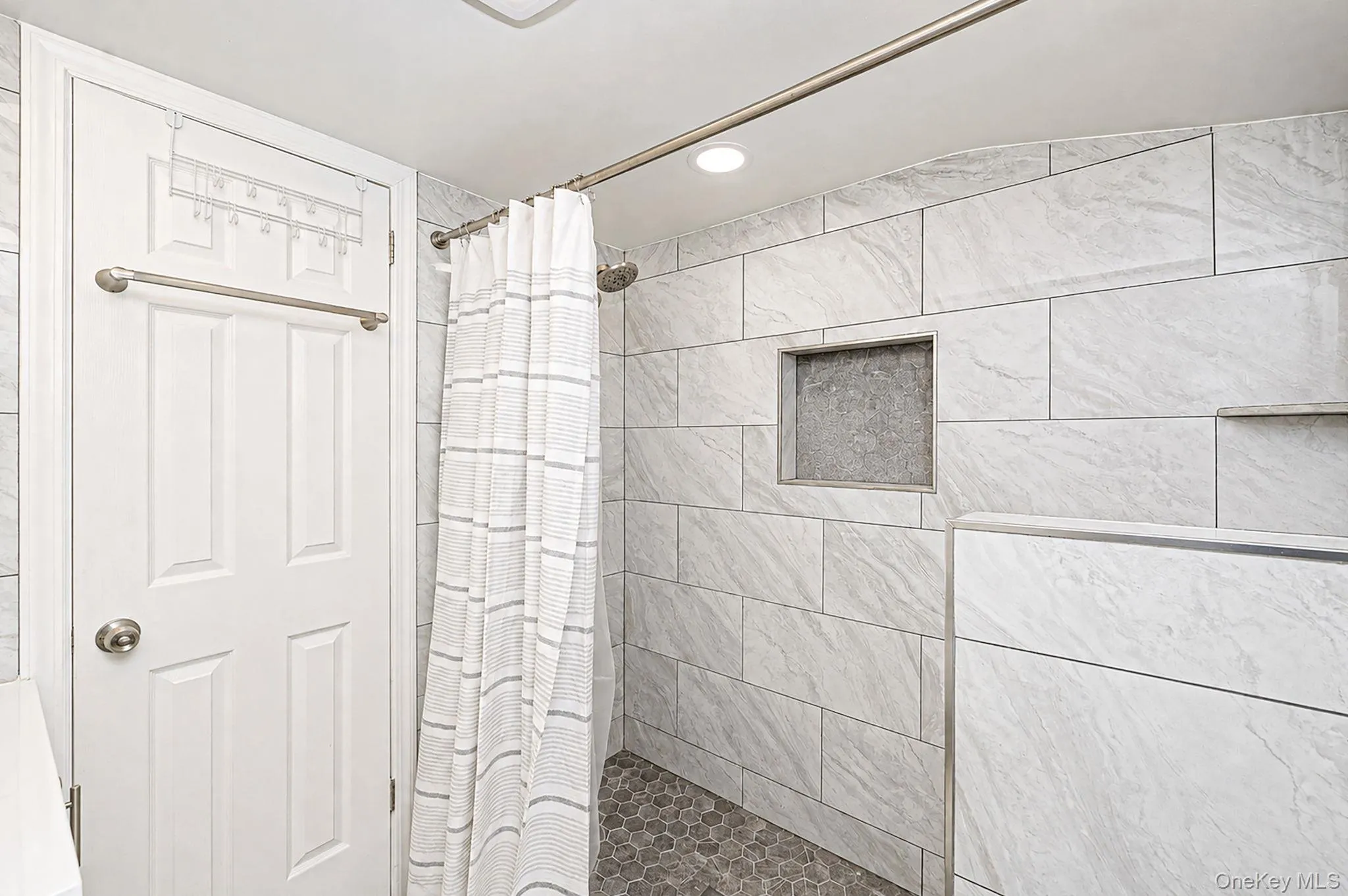 828 Strang Drive, Hempstead, NY, 6 Bedrooms Bedrooms, 12 Rooms Rooms,4 BathroomsBathrooms,Residential,For Rent,Strang,0,1037576 828 Strang Drive, Hempstead, NY, 6 Bedrooms Bedrooms, 12 Rooms Rooms,4 BathroomsBathrooms,Residential,For Rent,Strang,0,1037576