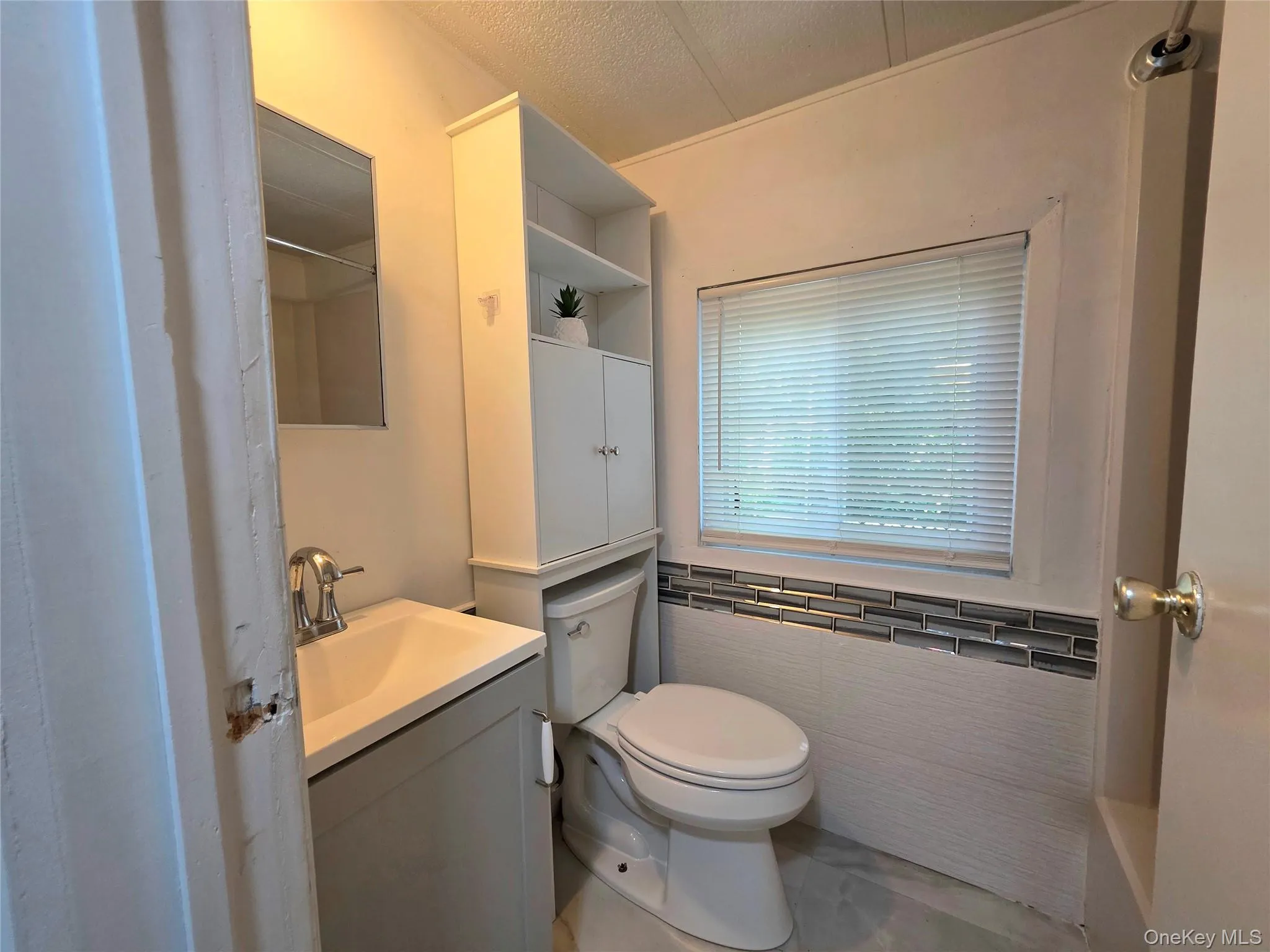 525 Riverleigh Avenue, Riverhead, NY, 2 Bedrooms Bedrooms, 4 Rooms Rooms,1 BathroomBathrooms,Residential,For Rent,Riverleigh,0,1037579 525 Riverleigh Avenue, Riverhead, NY, 2 Bedrooms Bedrooms, 4 Rooms Rooms,1 BathroomBathrooms,Residential,For Rent,Riverleigh,0,1037579
