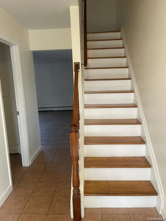 18 Chaucer Court, Middletown, NY, 3 Bedrooms Bedrooms, 8 Rooms Rooms,1 BathroomBathrooms,Residential Lease,For Rent,Chaucer,0,1037583 18 Chaucer Court, Middletown, NY, 3 Bedrooms Bedrooms, 8 Rooms Rooms,1 BathroomBathrooms,Residential Lease,For Rent,Chaucer,0,1037583