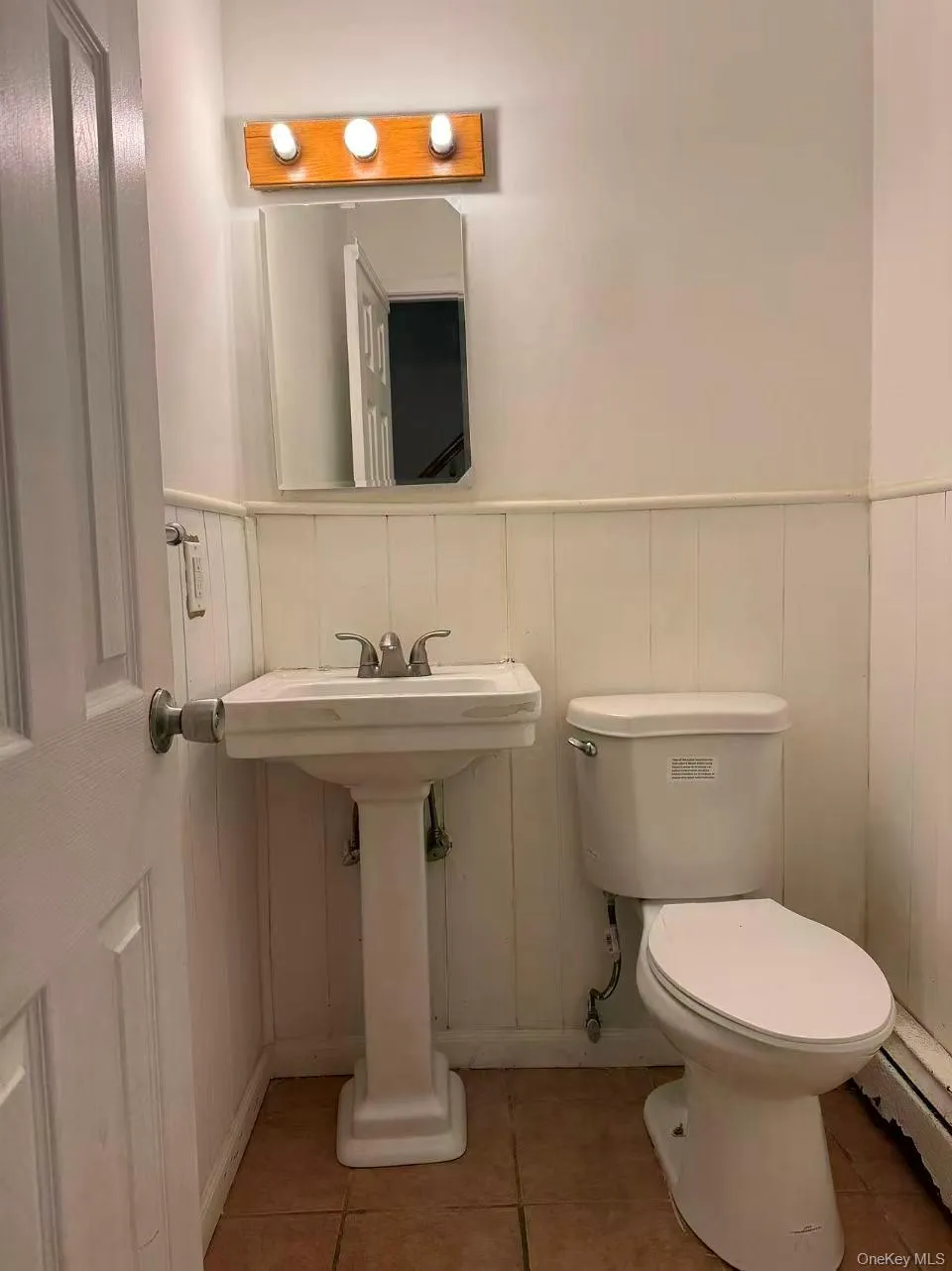 18 Chaucer Court, Middletown, NY, 3 Bedrooms Bedrooms, 8 Rooms Rooms,1 BathroomBathrooms,Residential Lease,For Rent,Chaucer,0,1037583 18 Chaucer Court, Middletown, NY, 3 Bedrooms Bedrooms, 8 Rooms Rooms,1 BathroomBathrooms,Residential Lease,For Rent,Chaucer,0,1037583