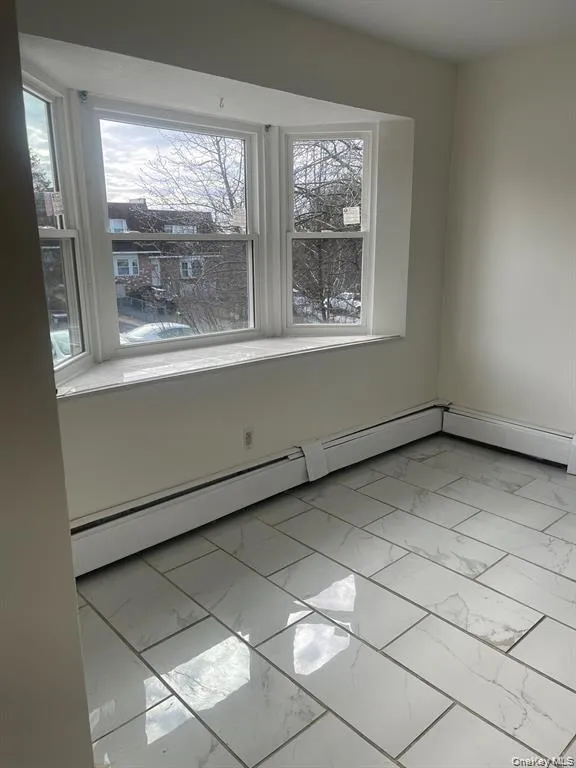 18 Chaucer Court, Middletown, NY, 3 Bedrooms Bedrooms, 8 Rooms Rooms,1 BathroomBathrooms,Residential Lease,For Rent,Chaucer,0,1037583 18 Chaucer Court, Middletown, NY, 3 Bedrooms Bedrooms, 8 Rooms Rooms,1 BathroomBathrooms,Residential Lease,For Rent,Chaucer,0,1037583