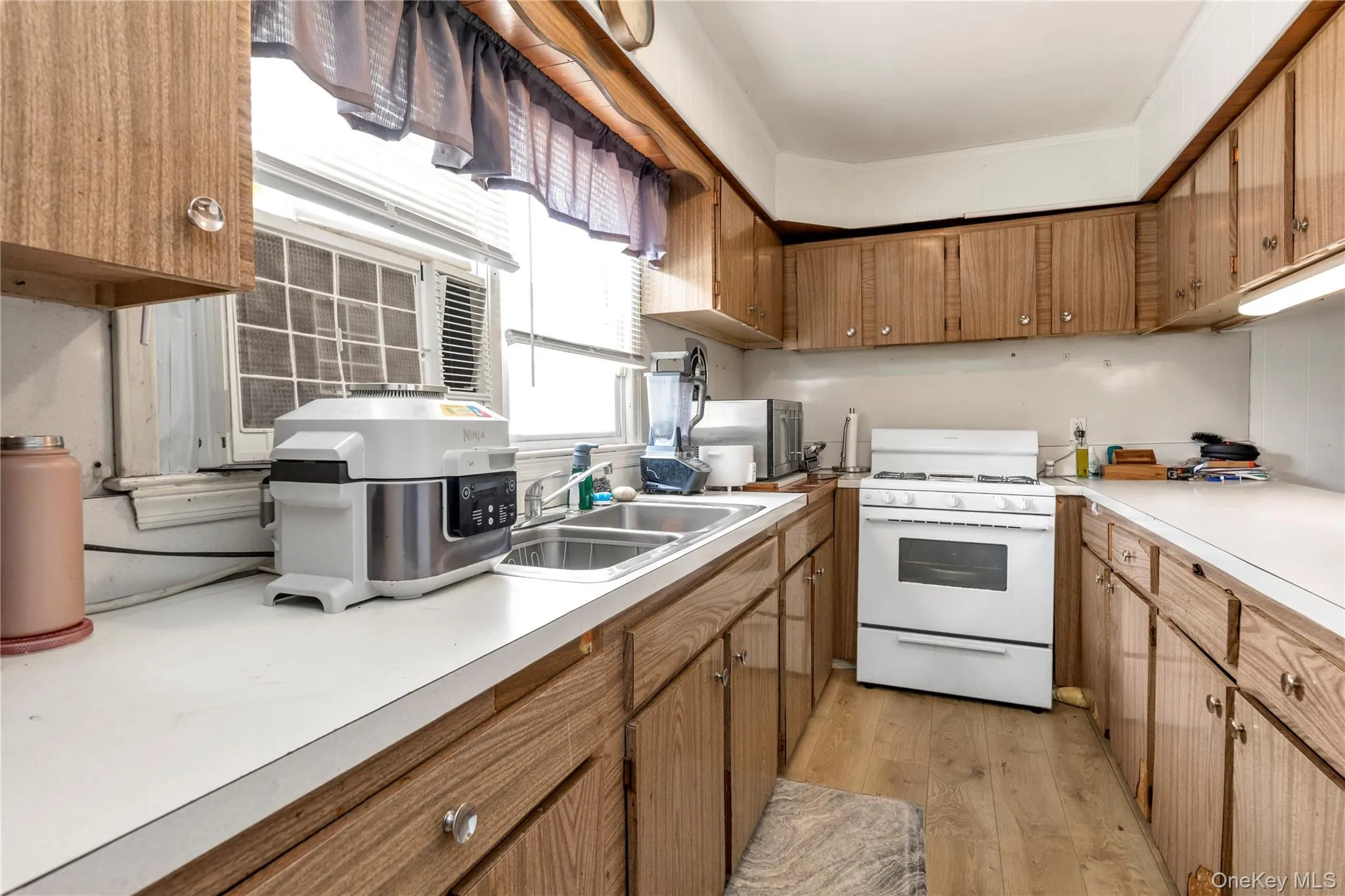 1345 Great Neck Road, Babylon, NY, 3 Bedrooms Bedrooms, 9 Rooms Rooms,3 BathroomsBathrooms,Residential,For Rent,Great Neck,0,1037586 1345 Great Neck Road, Babylon, NY, 3 Bedrooms Bedrooms, 9 Rooms Rooms,3 BathroomsBathrooms,Residential,For Rent,Great Neck,0,1037586