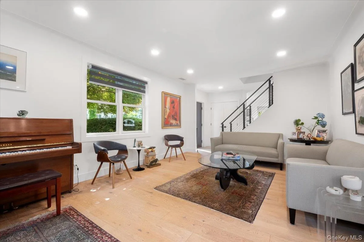 128 Glendale Road, Greenburgh, NY, 4 Bedrooms Bedrooms, 9 Rooms Rooms,4 BathroomsBathrooms,Residential Lease,For Rent,Glendale,0,1037589 128 Glendale Road, Greenburgh, NY, 4 Bedrooms Bedrooms, 9 Rooms Rooms,4 BathroomsBathrooms,Residential Lease,For Rent,Glendale,0,1037589