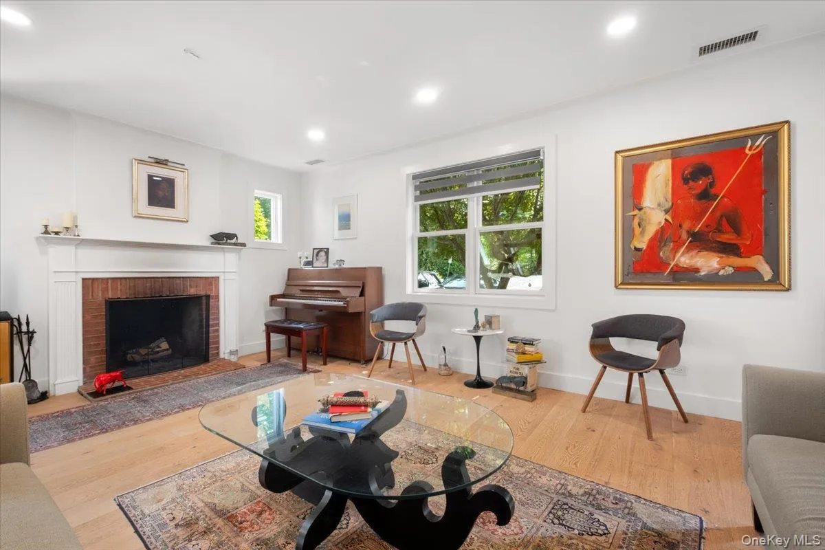 128 Glendale Road, Greenburgh, NY, 4 Bedrooms Bedrooms, 9 Rooms Rooms,4 BathroomsBathrooms,Residential Lease,For Rent,Glendale,0,1037589 128 Glendale Road, Greenburgh, NY, 4 Bedrooms Bedrooms, 9 Rooms Rooms,4 BathroomsBathrooms,Residential Lease,For Rent,Glendale,0,1037589