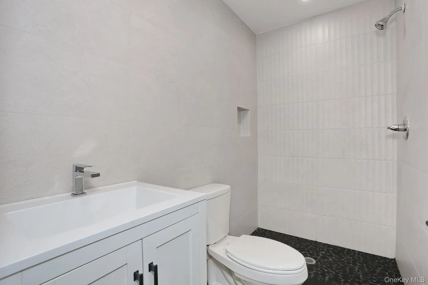 38 Singer Avenue, Ramapo, NY, 7 Bedrooms Bedrooms, 10 Rooms Rooms,3 BathroomsBathrooms,Residential,For Rent,Singer,0,1037601 38 Singer Avenue, Ramapo, NY, 7 Bedrooms Bedrooms, 10 Rooms Rooms,3 BathroomsBathrooms,Residential,For Rent,Singer,0,1037601