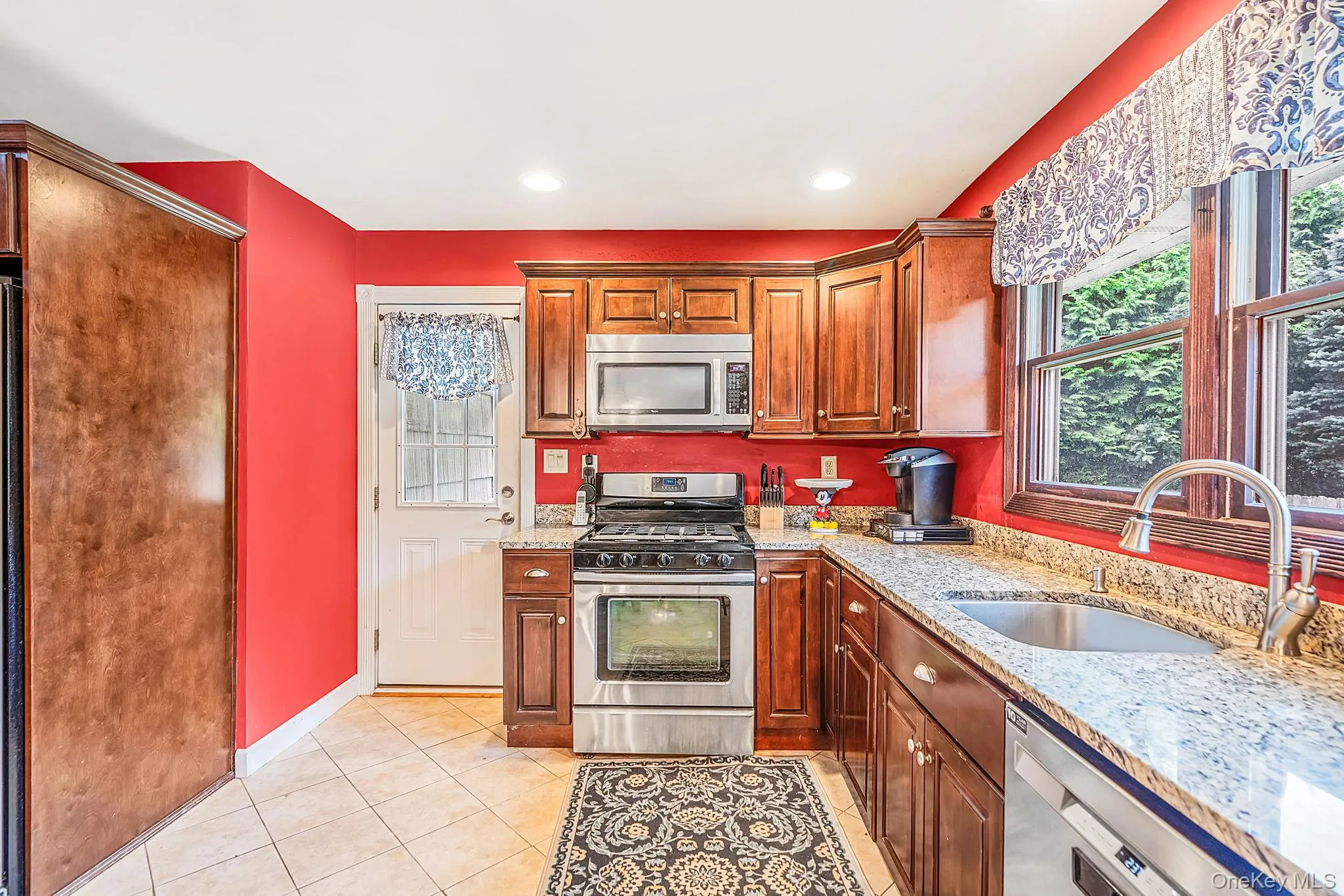248 6th Avenue, Smithtown, NY, 3 Bedrooms Bedrooms, 6 Rooms Rooms,2 BathroomsBathrooms,Residential,For Rent,6th,0,1037603 248 6th Avenue, Smithtown, NY, 3 Bedrooms Bedrooms, 6 Rooms Rooms,2 BathroomsBathrooms,Residential,For Rent,6th,0,1037603