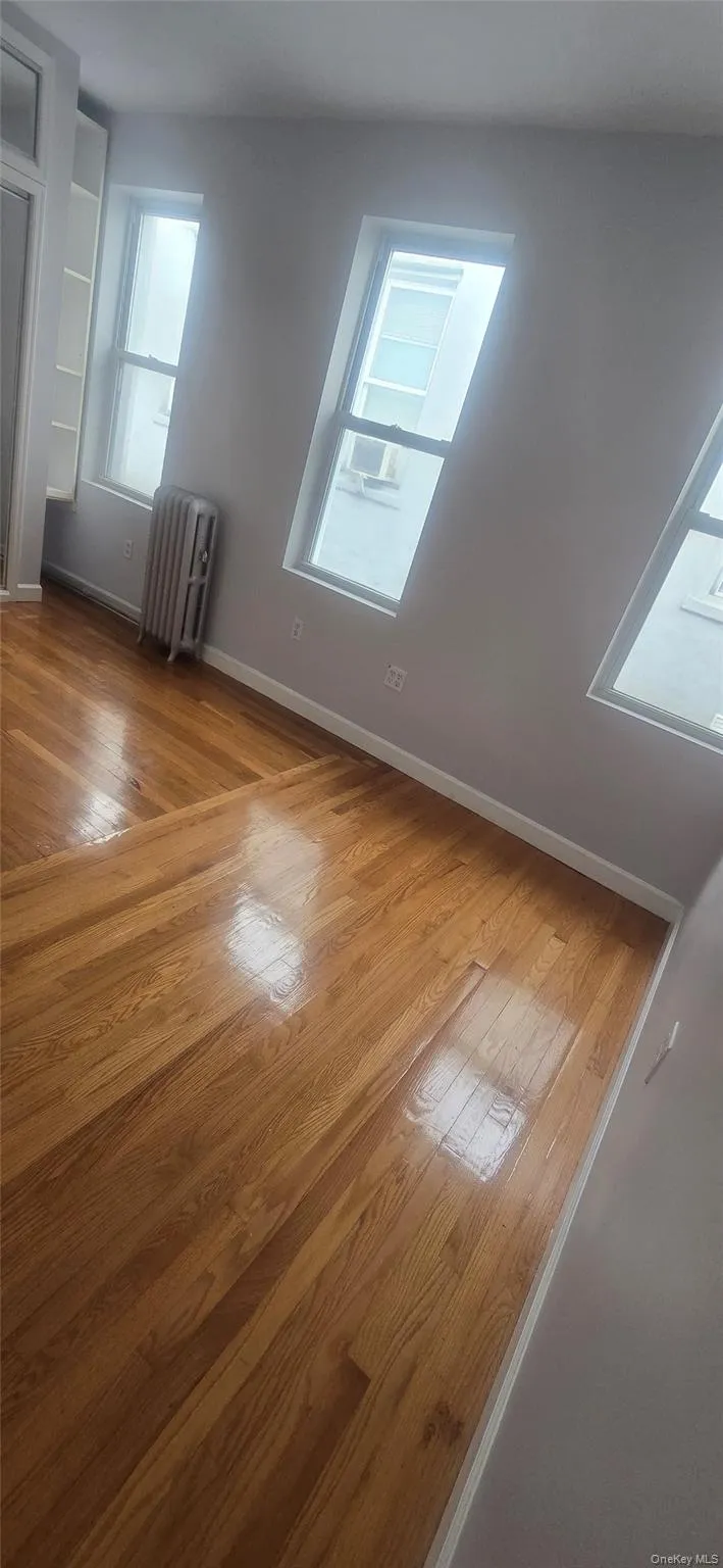 125 227th Street, New York, NY, 3 Bedrooms Bedrooms, 5 Rooms Rooms,1 BathroomBathrooms,Residential Lease,For Rent,227th,0,1037606 125 227th Street, New York, NY, 3 Bedrooms Bedrooms, 5 Rooms Rooms,1 BathroomBathrooms,Residential Lease,For Rent,227th,0,1037606