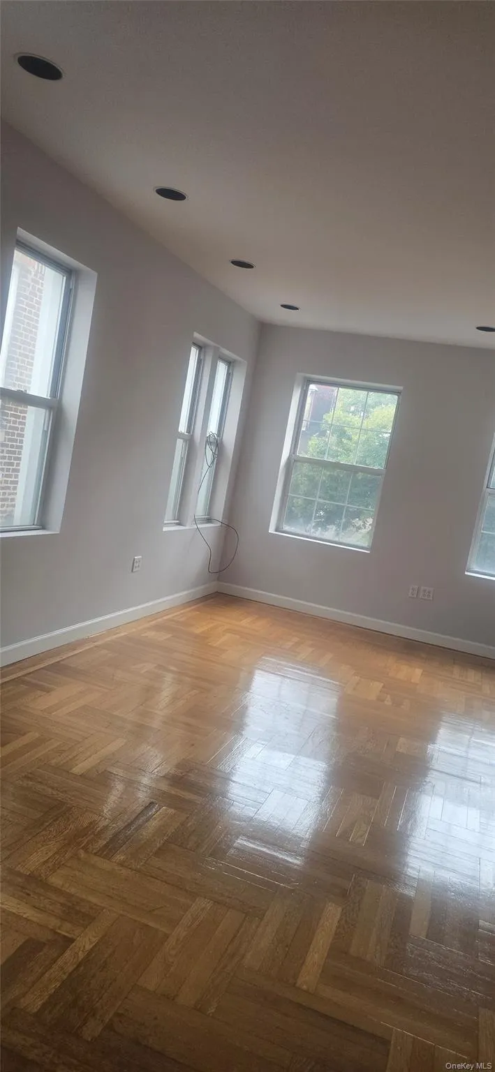 125 227th Street, New York, NY, 3 Bedrooms Bedrooms, 5 Rooms Rooms,1 BathroomBathrooms,Residential Lease,For Rent,227th,0,1037606 125 227th Street, New York, NY, 3 Bedrooms Bedrooms, 5 Rooms Rooms,1 BathroomBathrooms,Residential Lease,For Rent,227th,0,1037606