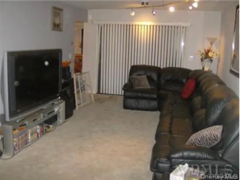114 Round Hill Road, Greenburgh, NY, 2 Bedrooms Bedrooms, 8 Rooms Rooms,1 BathroomBathrooms,Residential,For Rent,Round Hill,0,1037610 114 Round Hill Road, Greenburgh, NY, 2 Bedrooms Bedrooms, 8 Rooms Rooms,1 BathroomBathrooms,Residential,For Rent,Round Hill,0,1037610