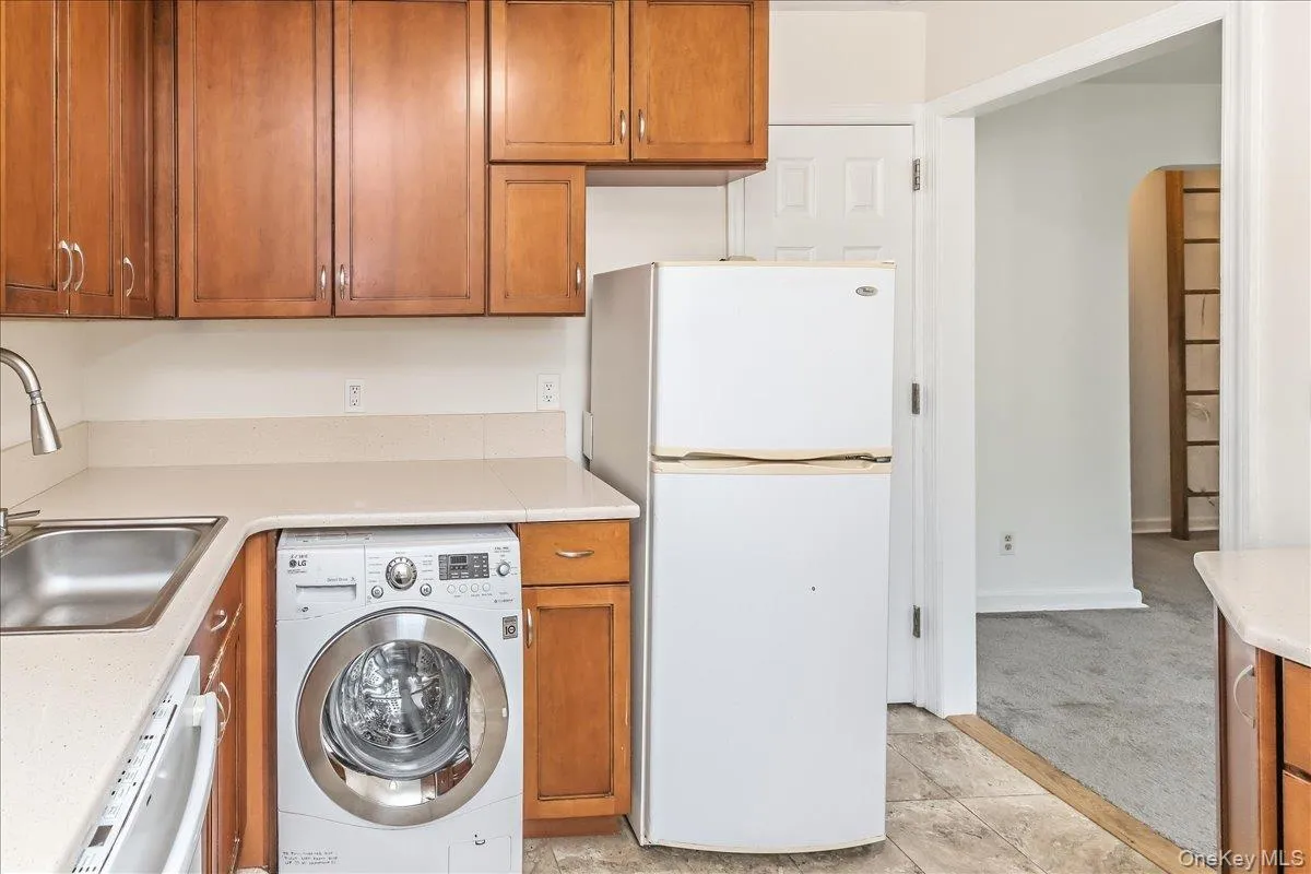 260-57 75th Avenue, New York, NY, 2 Bedrooms Bedrooms, 5 Rooms Rooms,1 BathroomBathrooms,Residential,For Rent,75th,0,1037617 260-57 75th Avenue, New York, NY, 2 Bedrooms Bedrooms, 5 Rooms Rooms,1 BathroomBathrooms,Residential,For Rent,75th,0,1037617