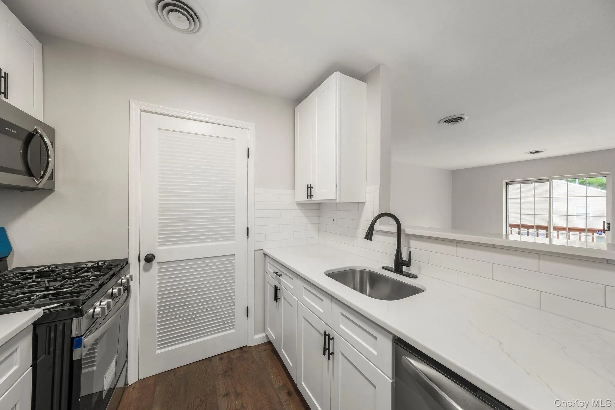 308 Magnolia Court, Woodbury, NY, 2 Bedrooms Bedrooms, 4 Rooms Rooms,2 BathroomsBathrooms,Residential,For Rent,Magnolia,0,1037618 308 Magnolia Court, Woodbury, NY, 2 Bedrooms Bedrooms, 4 Rooms Rooms,2 BathroomsBathrooms,Residential,For Rent,Magnolia,0,1037618