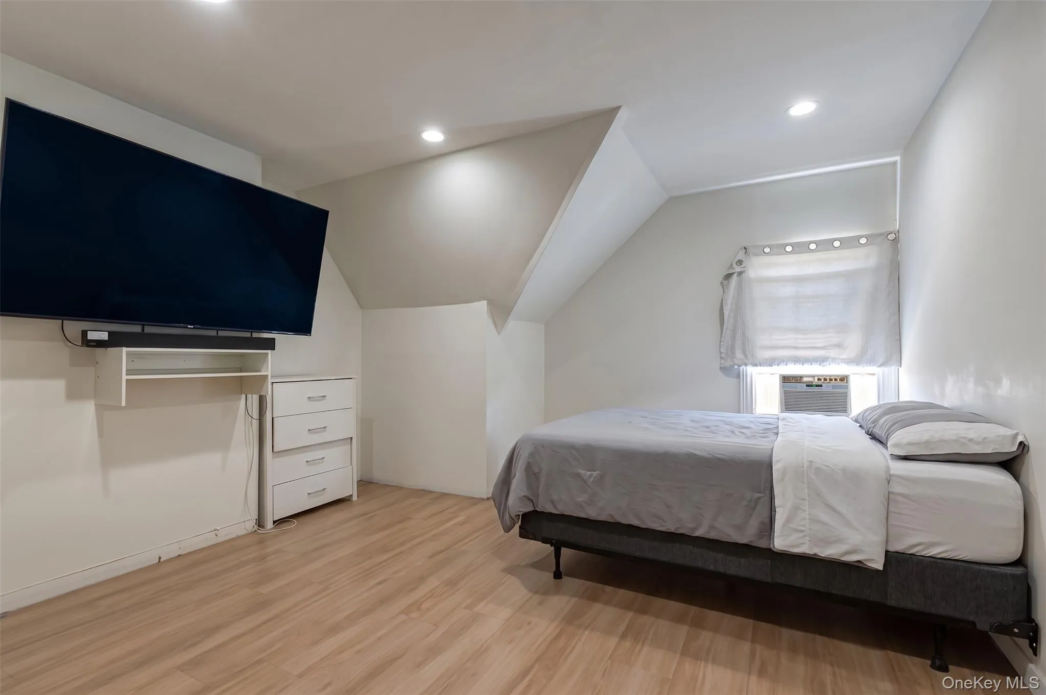45 Penataquit Avenue, Islip, NY, 10 Bedrooms Bedrooms, 15 Rooms Rooms,7 BathroomsBathrooms,Residential,For Rent,Penataquit,0,1037620 45 Penataquit Avenue, Islip, NY, 10 Bedrooms Bedrooms, 15 Rooms Rooms,7 BathroomsBathrooms,Residential,For Rent,Penataquit,0,1037620
