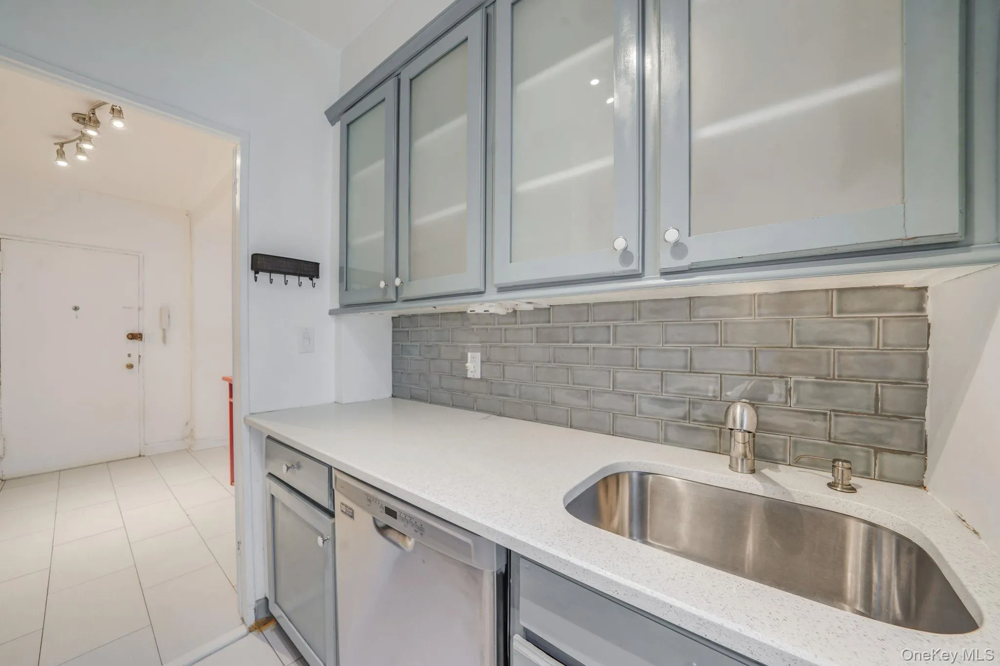 98-33 64th Avenue, New York, NY, 1 Bedroom Bedrooms, 4 Rooms Rooms,1 BathroomBathrooms,Residential,For Rent,64th,0,1037622 98-33 64th Avenue, New York, NY, 1 Bedroom Bedrooms, 4 Rooms Rooms,1 BathroomBathrooms,Residential,For Rent,64th,0,1037622