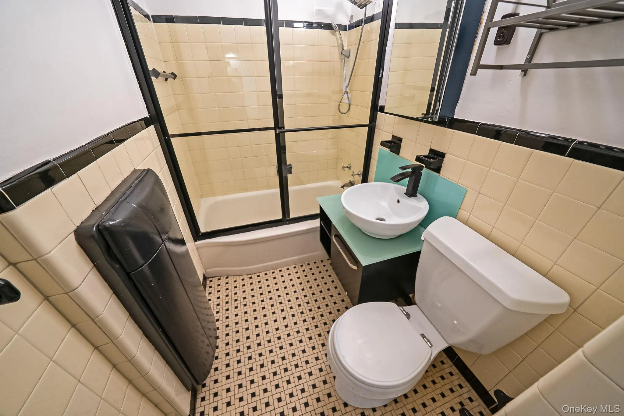 98-33 64th Avenue, New York, NY, 1 Bedroom Bedrooms, 4 Rooms Rooms,1 BathroomBathrooms,Residential,For Rent,64th,0,1037622 98-33 64th Avenue, New York, NY, 1 Bedroom Bedrooms, 4 Rooms Rooms,1 BathroomBathrooms,Residential,For Rent,64th,0,1037622