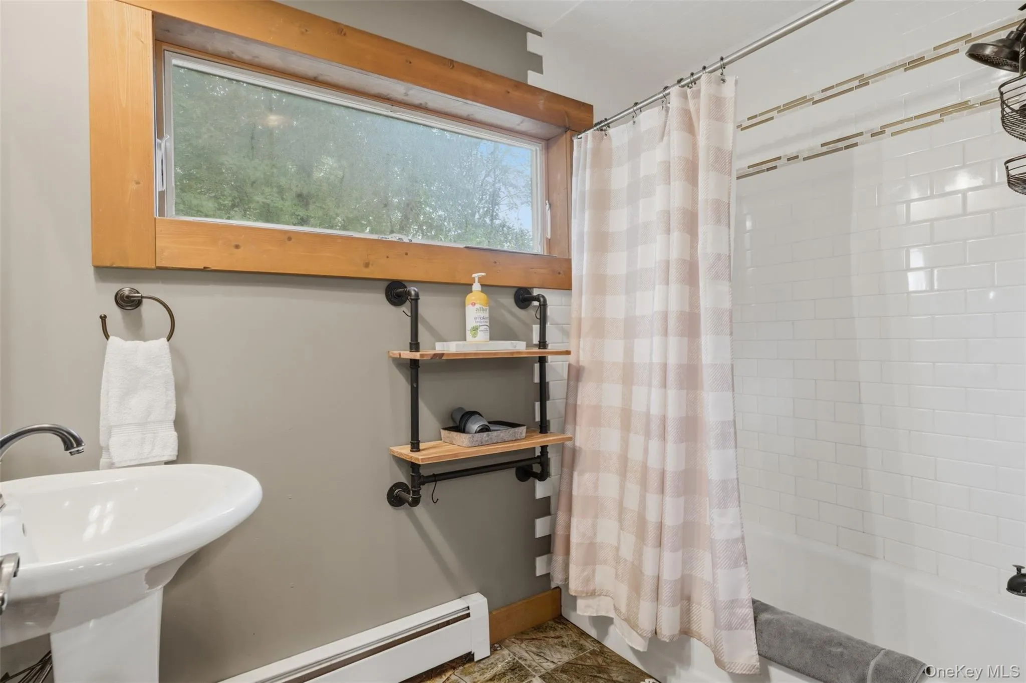 8 Ohioville Road, New Paltz, NY, 2 Bedrooms Bedrooms, 7 Rooms Rooms,1 BathroomBathrooms,Residential,For Rent,Ohioville,0,1037624 8 Ohioville Road, New Paltz, NY, 2 Bedrooms Bedrooms, 7 Rooms Rooms,1 BathroomBathrooms,Residential,For Rent,Ohioville,0,1037624