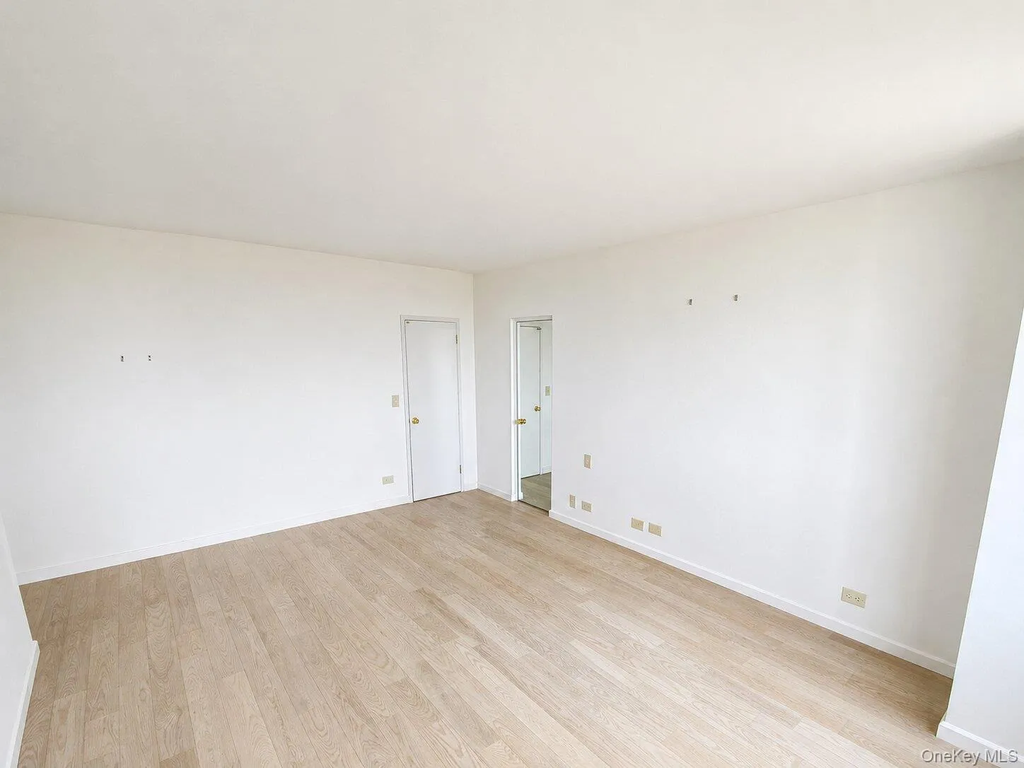 26910 Grand Central Parkway, New York, NY, 1 Bedroom Bedrooms, 3 Rooms Rooms,2 BathroomsBathrooms,Residential,For Rent,Grand Central,0,1037625 26910 Grand Central Parkway, New York, NY, 1 Bedroom Bedrooms, 3 Rooms Rooms,2 BathroomsBathrooms,Residential,For Rent,Grand Central,0,1037625