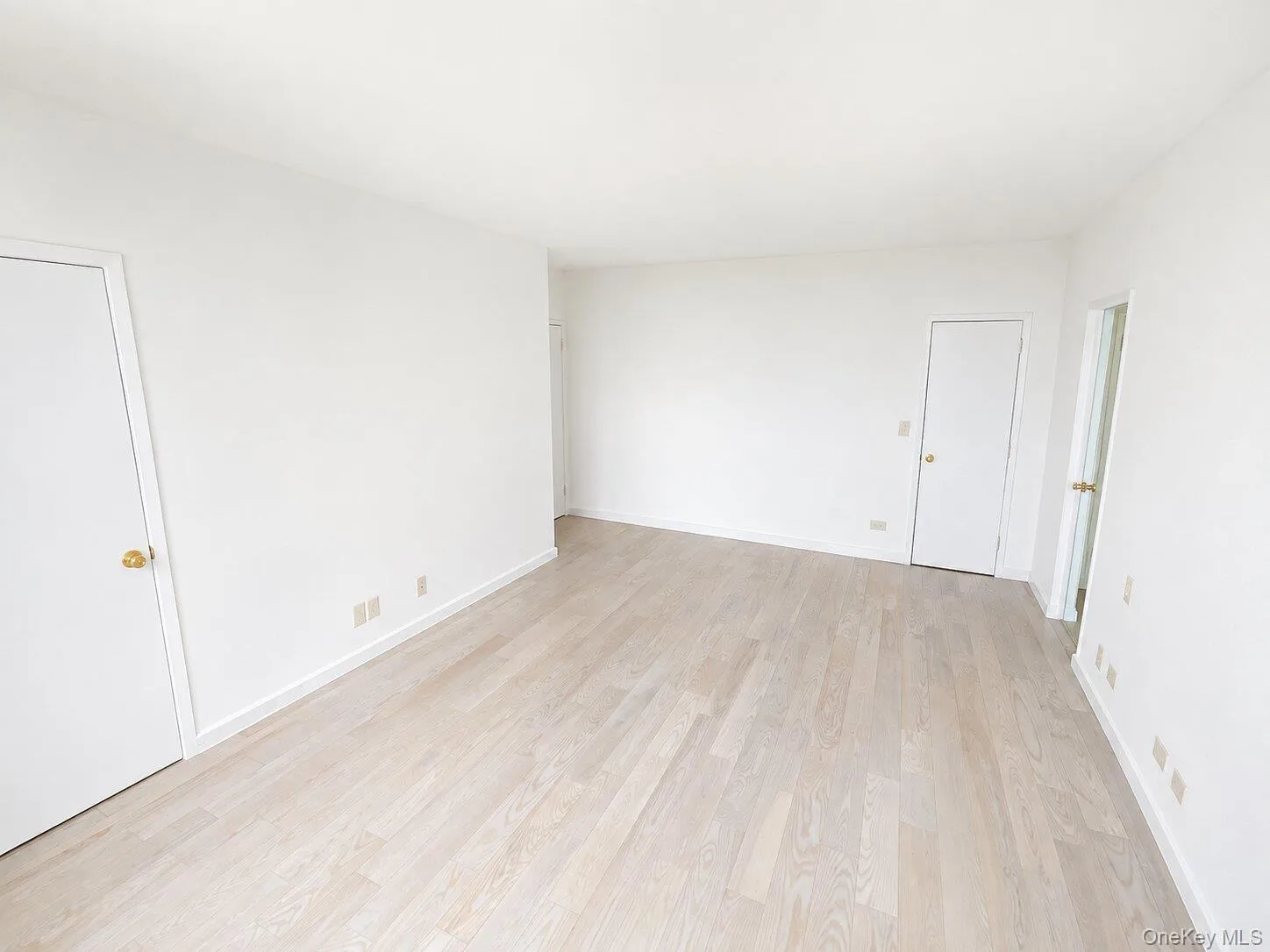 26910 Grand Central Parkway, New York, NY, 1 Bedroom Bedrooms, 3 Rooms Rooms,2 BathroomsBathrooms,Residential,For Rent,Grand Central,0,1037625 26910 Grand Central Parkway, New York, NY, 1 Bedroom Bedrooms, 3 Rooms Rooms,2 BathroomsBathrooms,Residential,For Rent,Grand Central,0,1037625