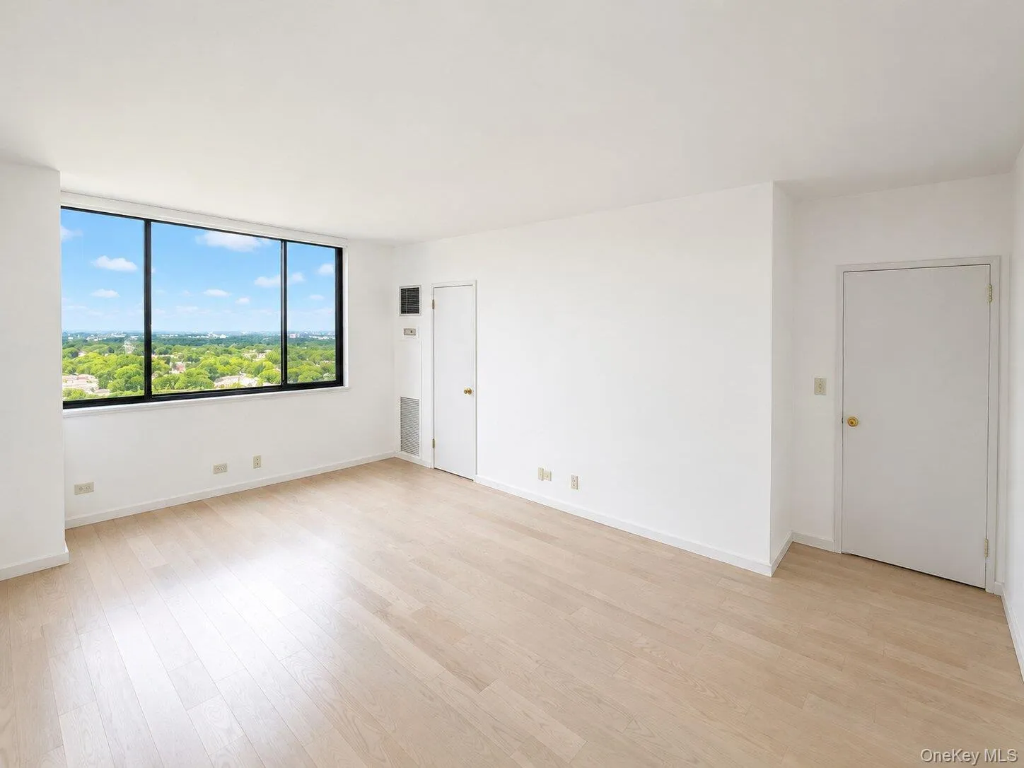 26910 Grand Central Parkway, New York, NY, 1 Bedroom Bedrooms, 3 Rooms Rooms,2 BathroomsBathrooms,Residential,For Rent,Grand Central,0,1037625 26910 Grand Central Parkway, New York, NY, 1 Bedroom Bedrooms, 3 Rooms Rooms,2 BathroomsBathrooms,Residential,For Rent,Grand Central,0,1037625