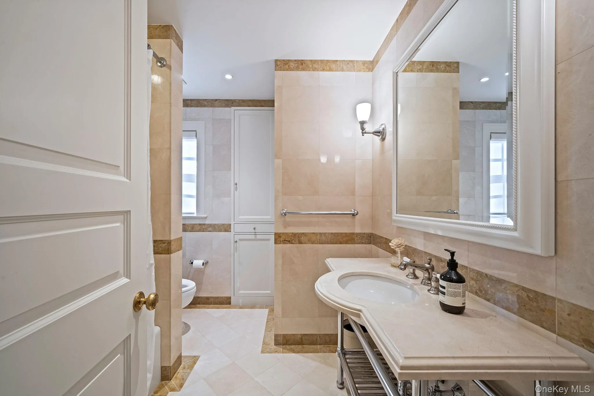 Full Bathroom Full Bathroom