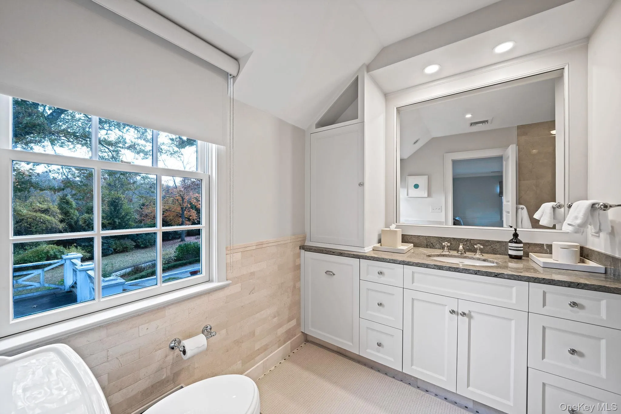 Full Bathroom Full Bathroom