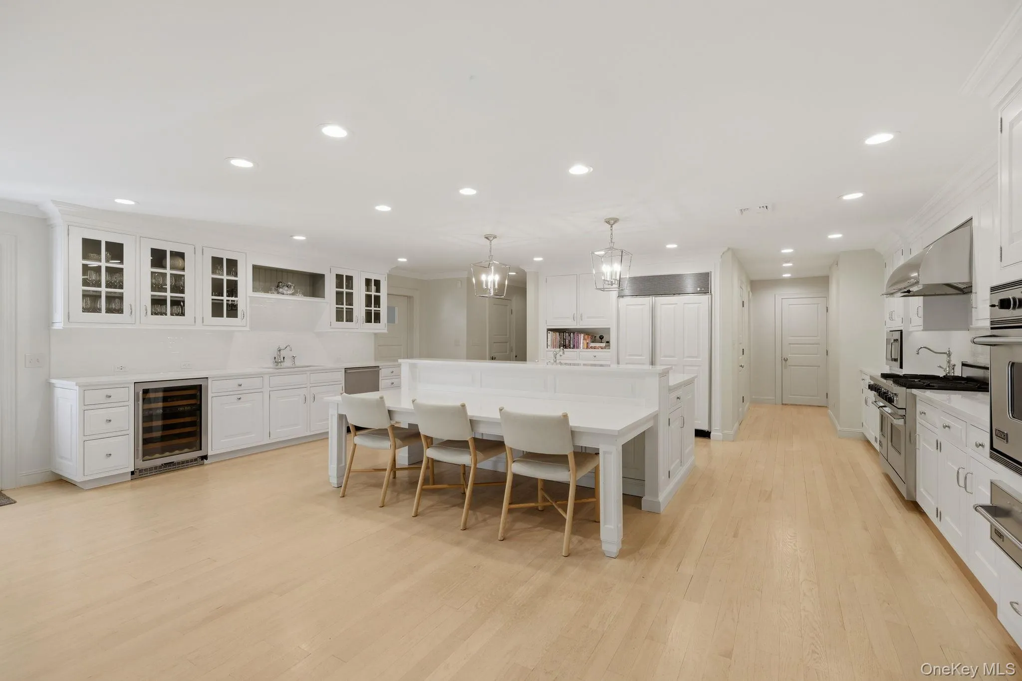 Eat-In Kitchen Eat-In Kitchen