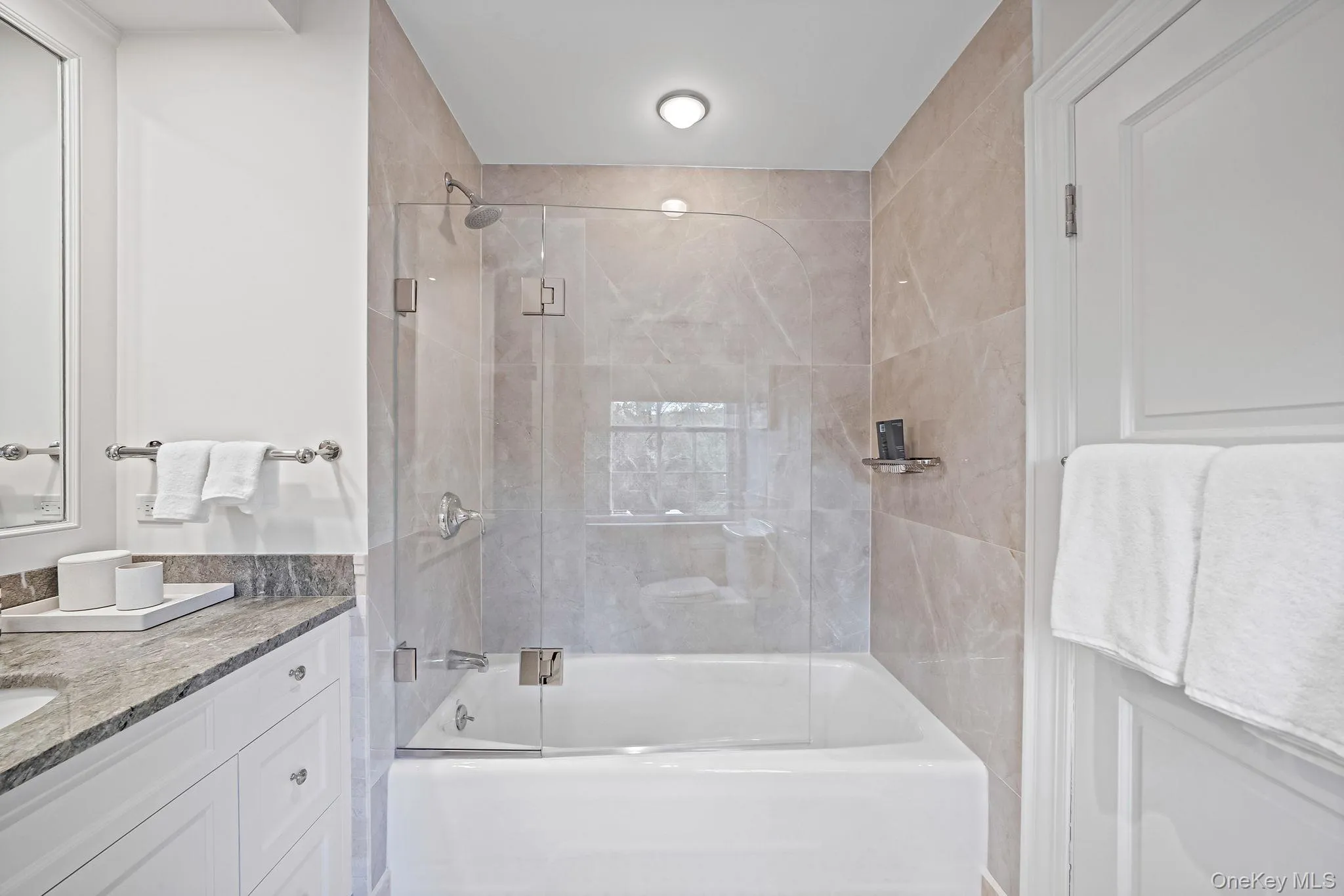 Full Bathroom Full Bathroom