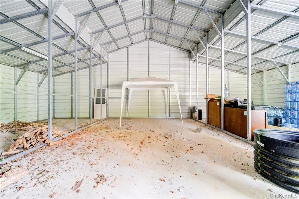 1,260 sq ft 1,260 sq ft