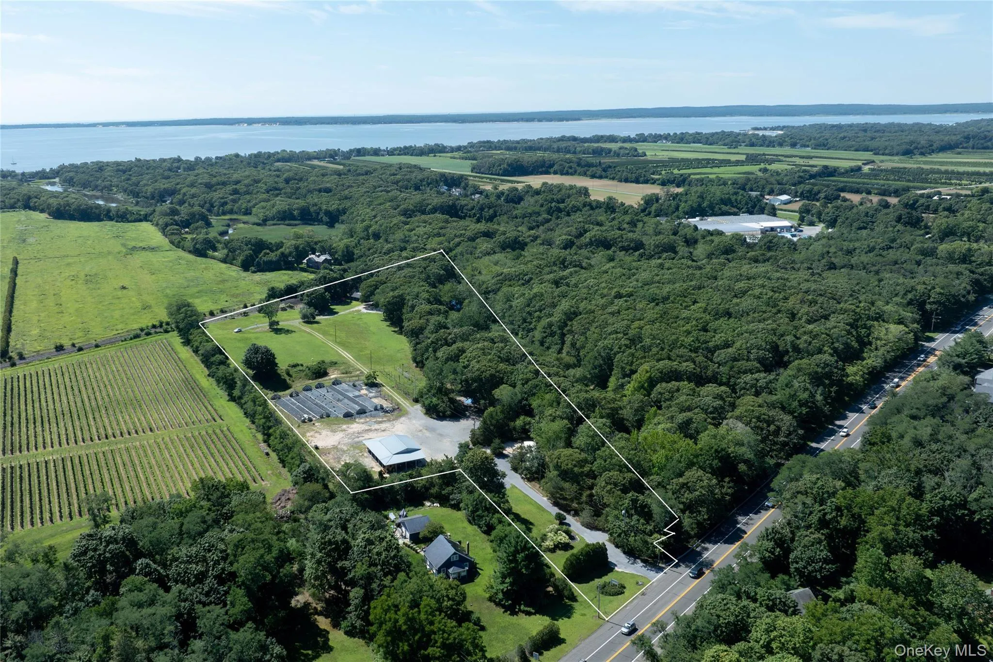 Approximate property lines Approximate property lines