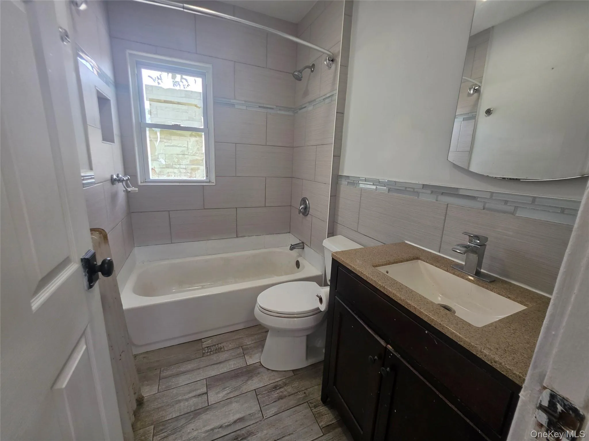 81 Waring Place, Yonkers, NY, 3 Bedrooms Bedrooms, 6 Rooms Rooms,1 BathroomBathrooms,Residential Lease,For Rent,Waring Place,0,1037643 81 Waring Place, Yonkers, NY, 3 Bedrooms Bedrooms, 6 Rooms Rooms,1 BathroomBathrooms,Residential Lease,For Rent,Waring Place,0,1037643
