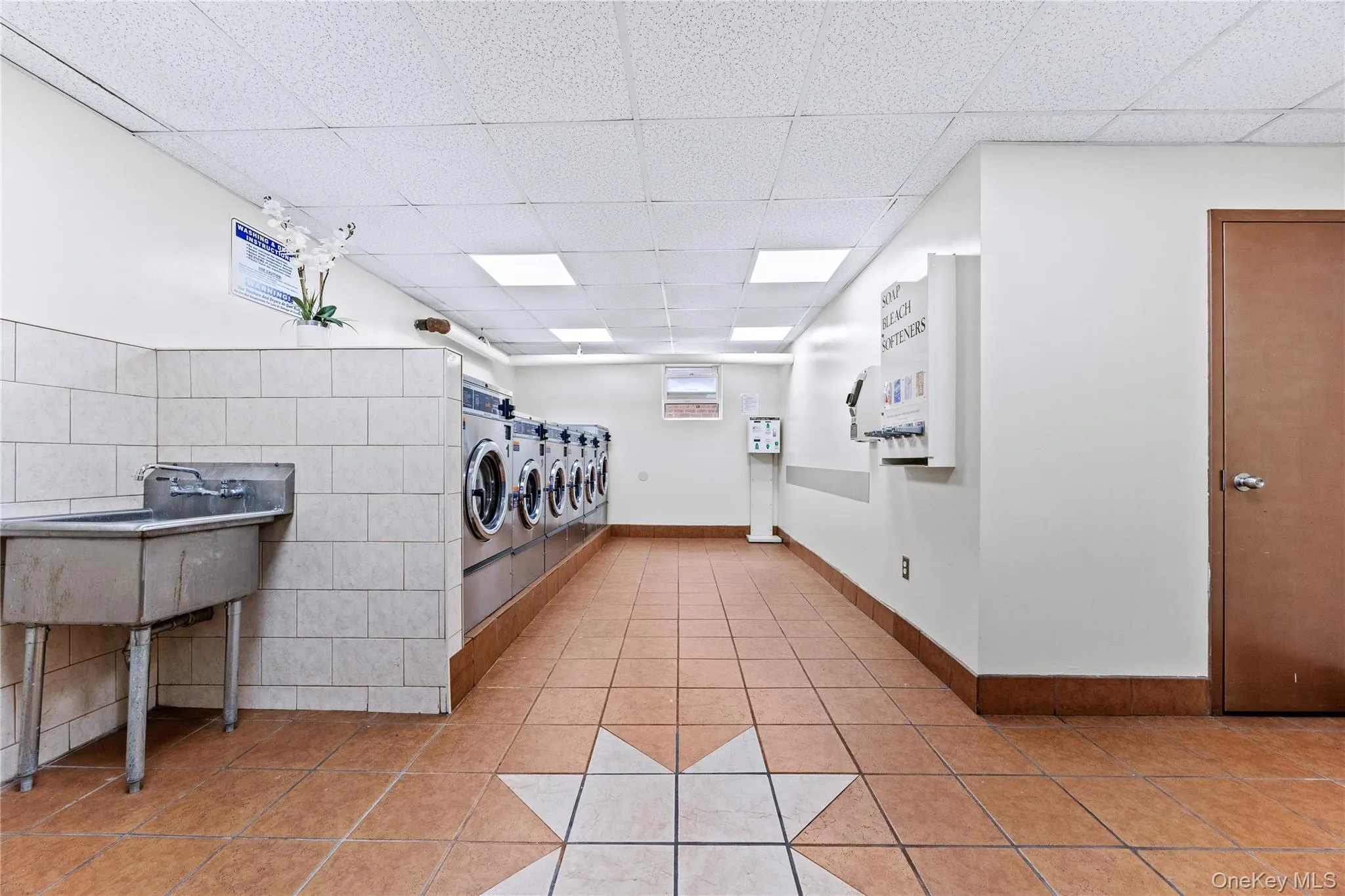 65-36 Wetherole Street, New York, NY, 1 Bedroom Bedrooms, 4 Rooms Rooms,1 BathroomBathrooms,Residential,For Rent,Wetherole,0,1037645 65-36 Wetherole Street, New York, NY, 1 Bedroom Bedrooms, 4 Rooms Rooms,1 BathroomBathrooms,Residential,For Rent,Wetherole,0,1037645