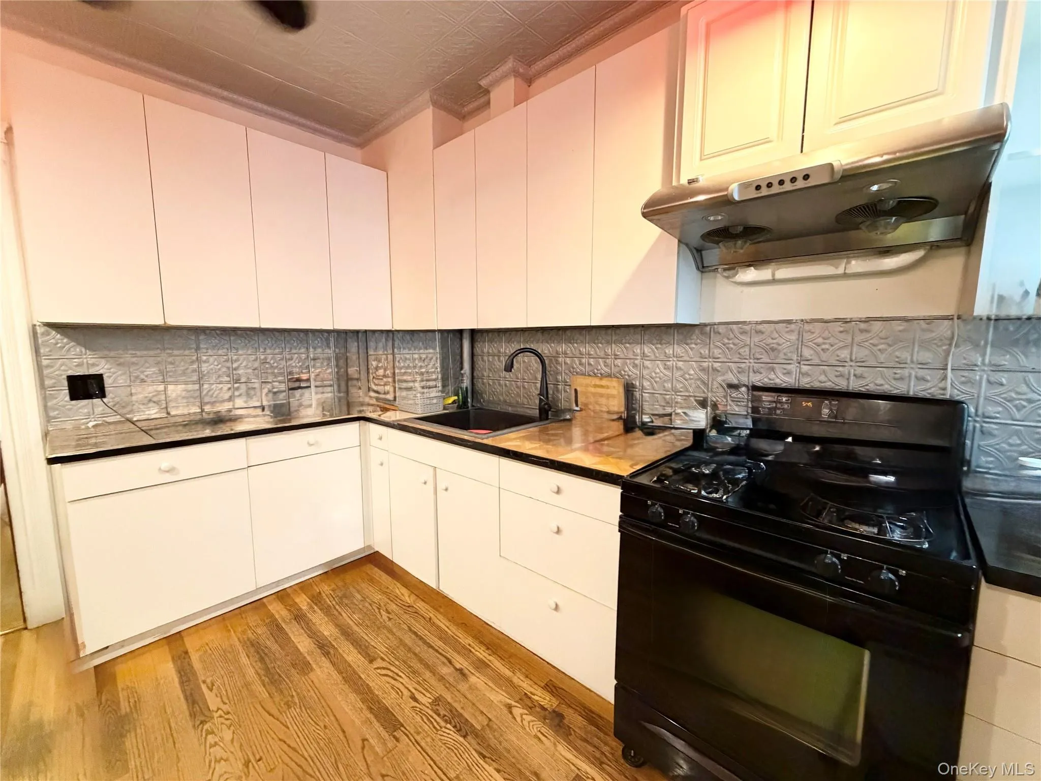 8615 88th Avenue, New York, NY, 3 Bedrooms Bedrooms, 7 Rooms Rooms,2 BathroomsBathrooms,Residential,For Rent,88th,0,1037647 8615 88th Avenue, New York, NY, 3 Bedrooms Bedrooms, 7 Rooms Rooms,2 BathroomsBathrooms,Residential,For Rent,88th,0,1037647