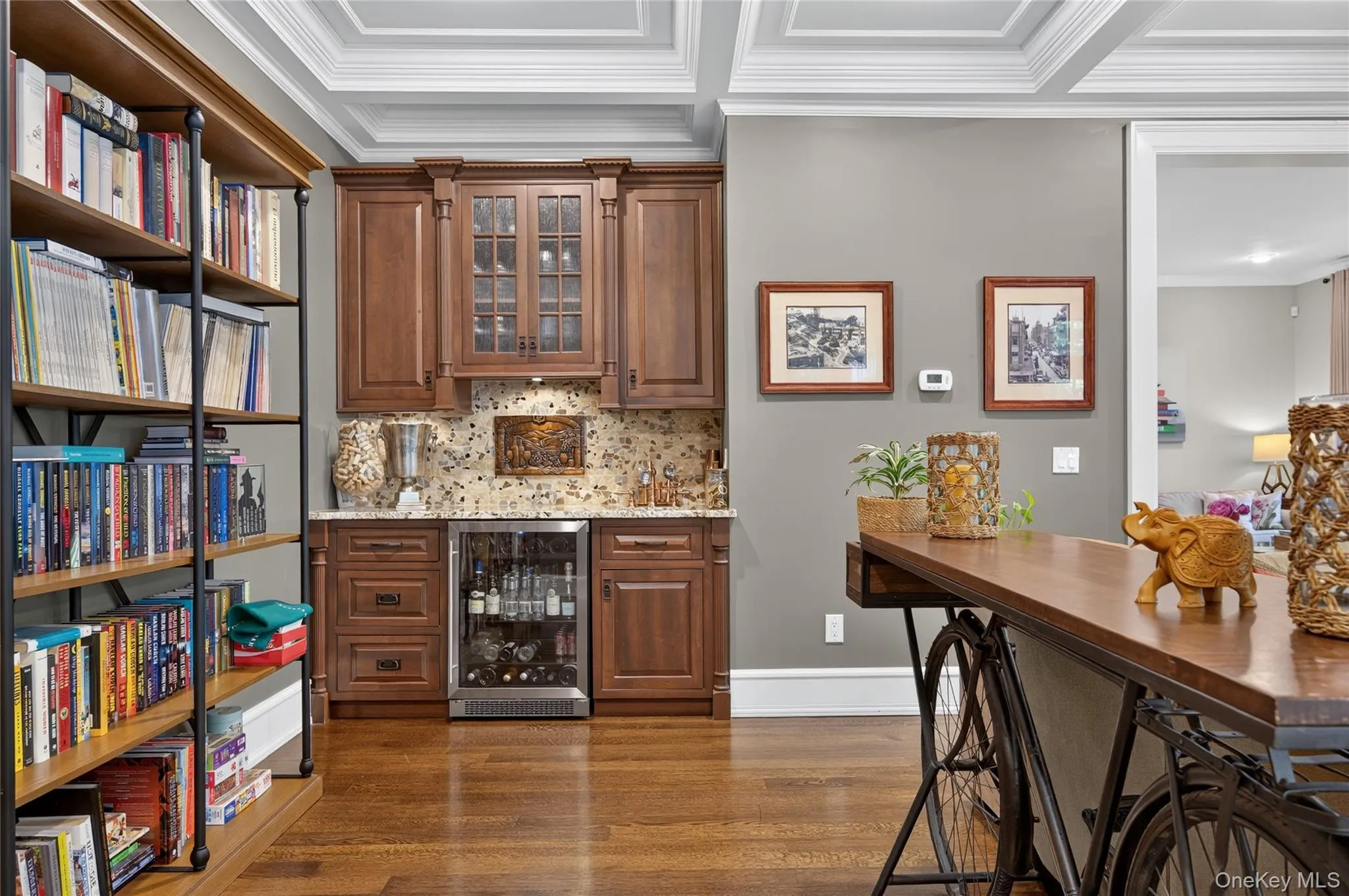 Living Room w/classic wet bar Living Room w/classic wet bar