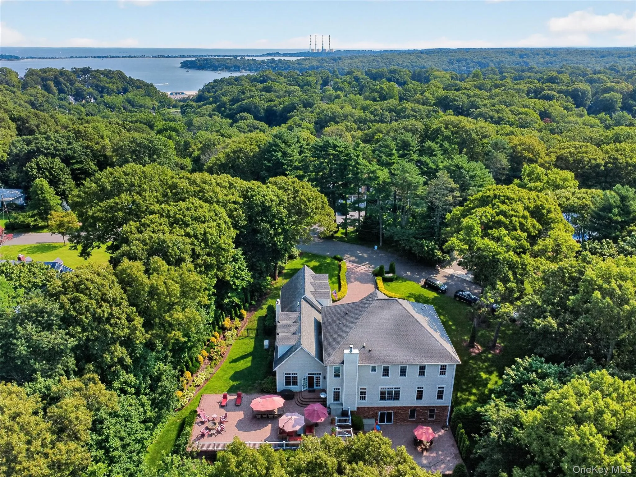 Close to beaches & Long Island Sound Close to beaches & Long Island Sound