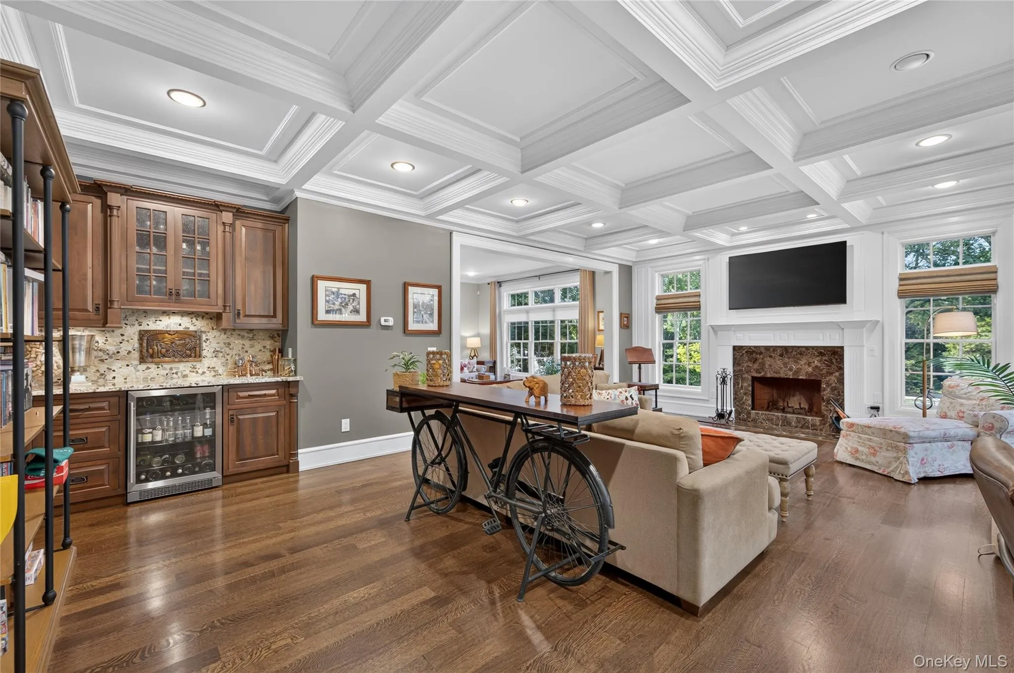 Living room w/coffered ceiling Living room w/coffered ceiling