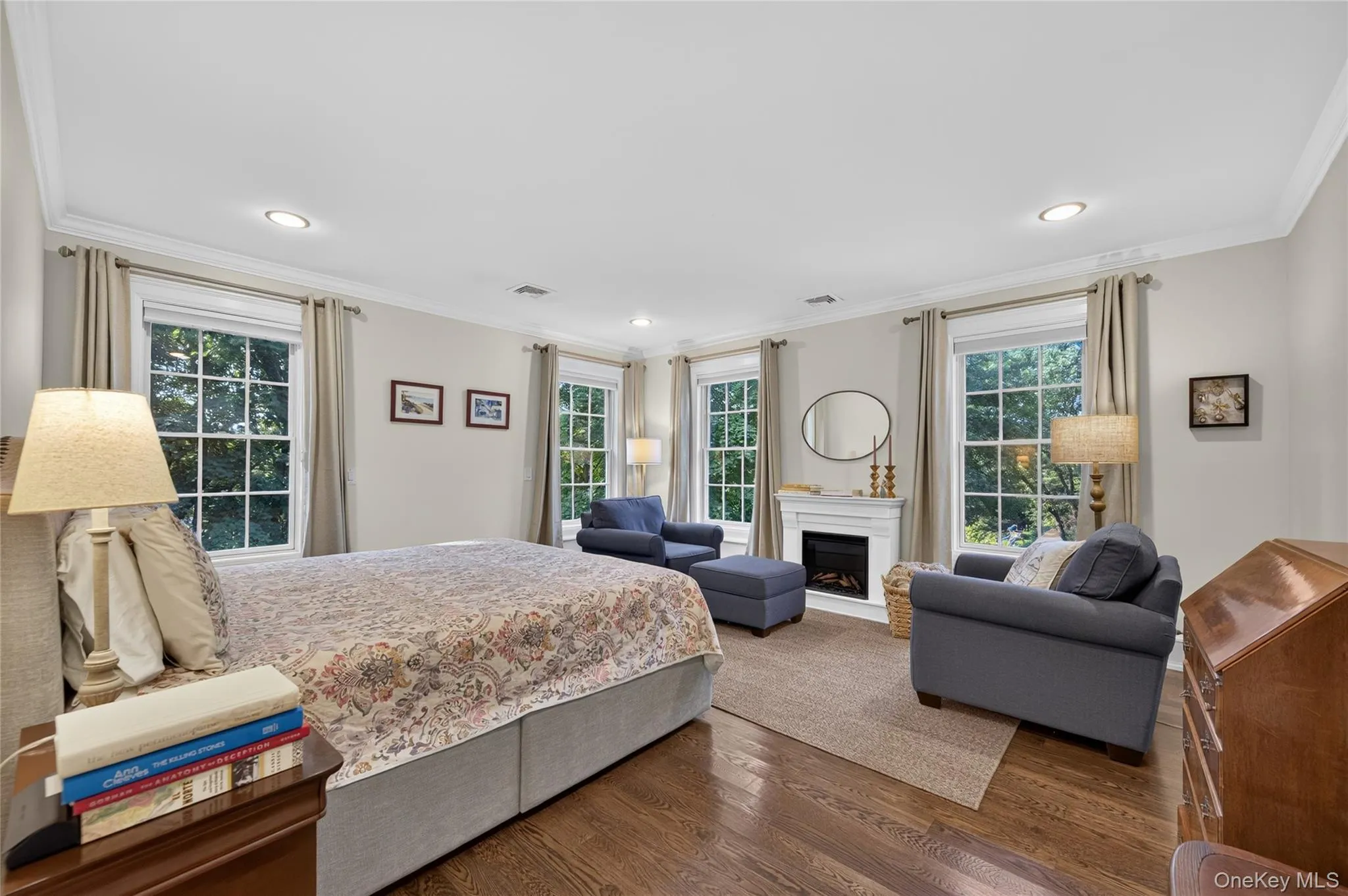 Primary Ensuite Bedroom, extensive walk-in closet Primary Ensuite Bedroom, extensive walk-in closet