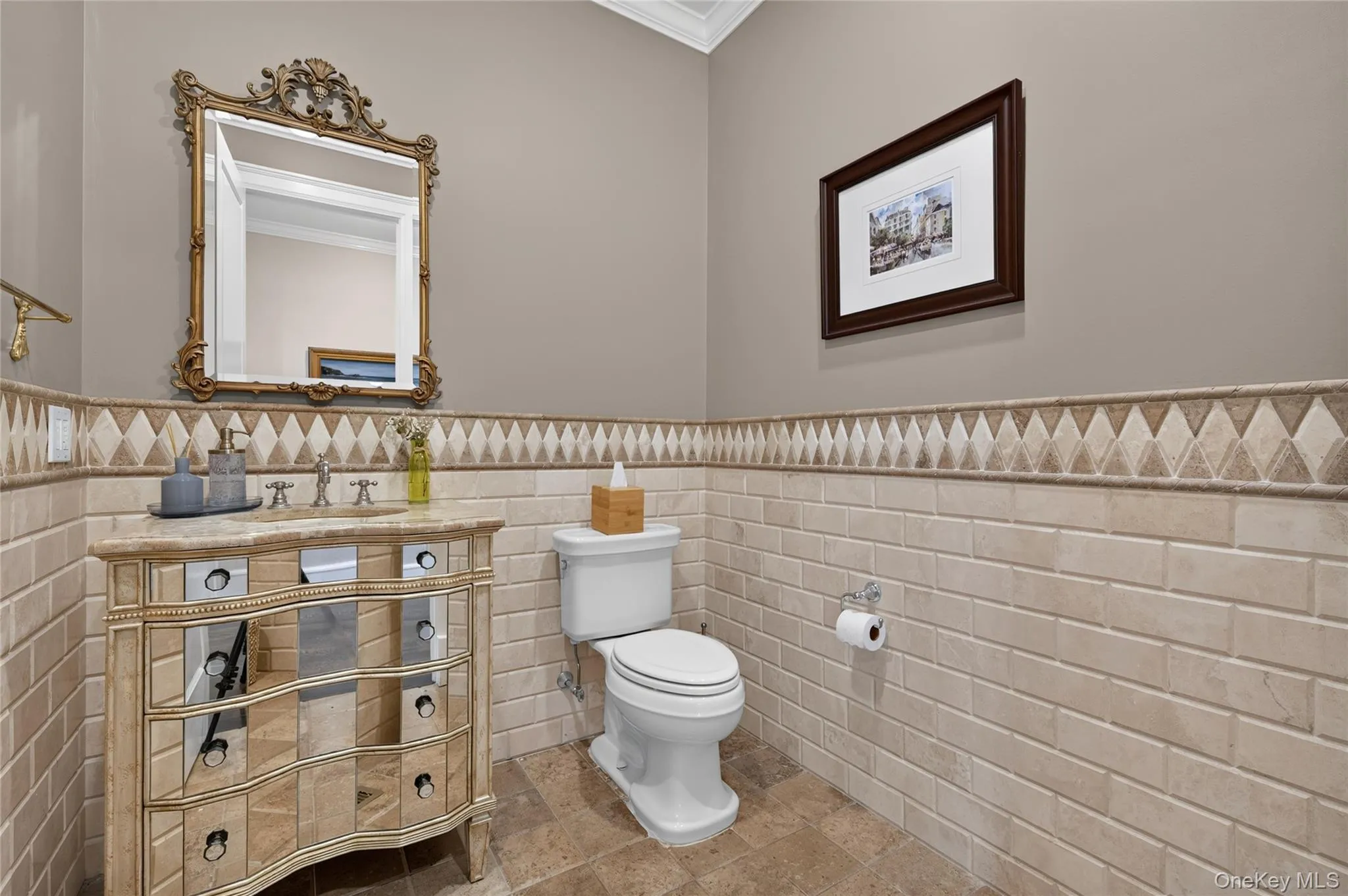 Classic half-bath, first floor Classic half-bath, first floor