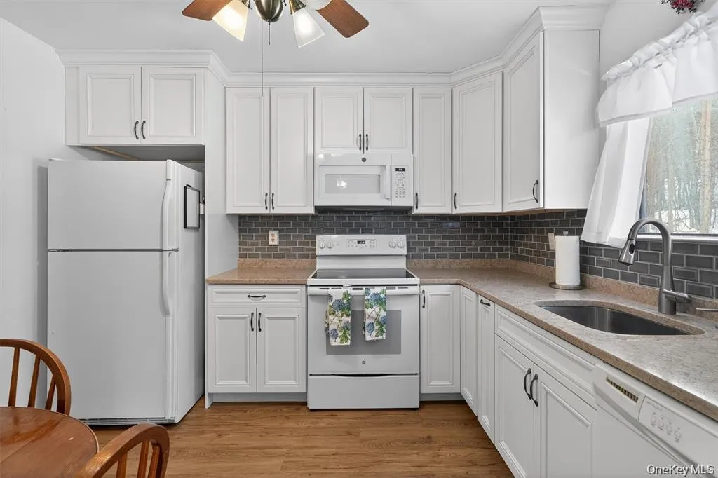 607 Mountain Laurel Drive, Monroe, NY, 3 Bedrooms Bedrooms, 6 Rooms Rooms,2 BathroomsBathrooms,Residential,For Rent,Mountain Laurel,0,1037650 607 Mountain Laurel Drive, Monroe, NY, 3 Bedrooms Bedrooms, 6 Rooms Rooms,2 BathroomsBathrooms,Residential,For Rent,Mountain Laurel,0,1037650