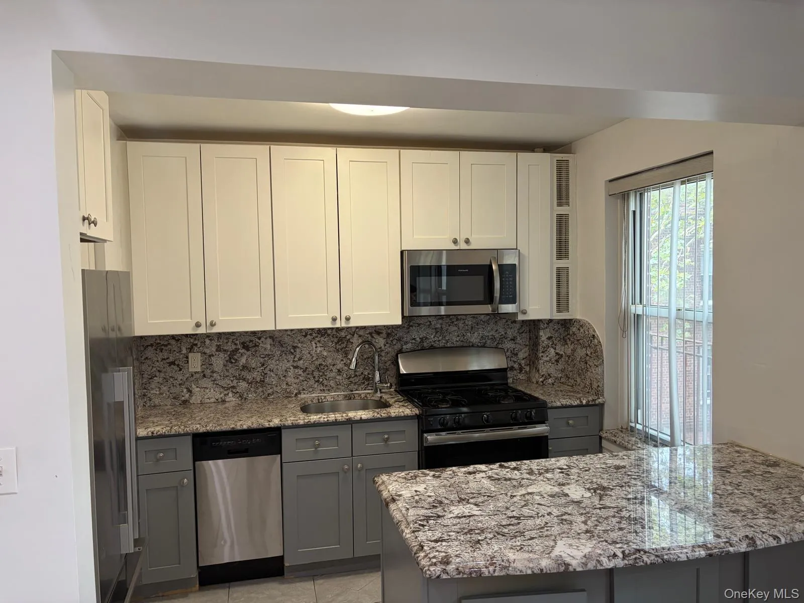 141-39 79th avenue, New York, NY, 1 Bedroom Bedrooms, 3 Rooms Rooms,1 BathroomBathrooms,Residential Lease,For Rent,79th avenue,0,1037662 141-39 79th avenue, New York, NY, 1 Bedroom Bedrooms, 3 Rooms Rooms,1 BathroomBathrooms,Residential Lease,For Rent,79th avenue,0,1037662
