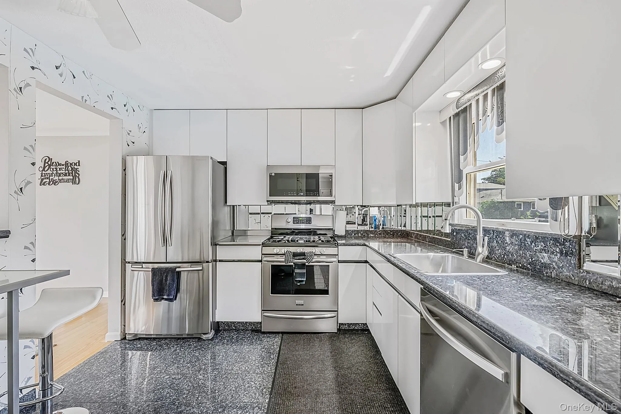 52 Manhattan Avenue, West Babylon, NY, 5 Bedrooms Bedrooms, 8 Rooms Rooms,4 BathroomsBathrooms,Residential,For Rent,Manhattan,0,1037663 52 Manhattan Avenue, West Babylon, NY, 5 Bedrooms Bedrooms, 8 Rooms Rooms,4 BathroomsBathrooms,Residential,For Rent,Manhattan,0,1037663