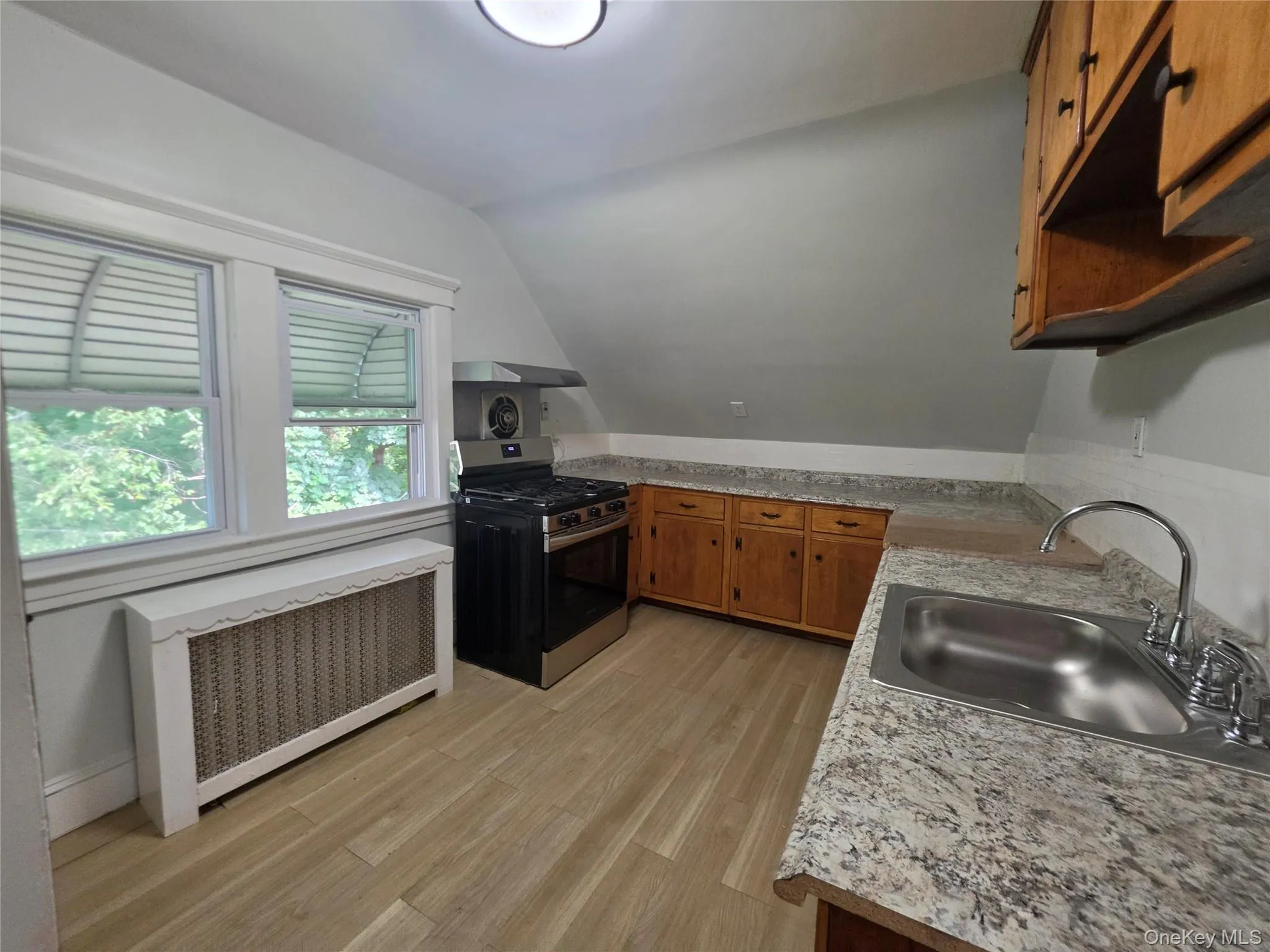 81 Waring Place, Yonkers, NY, 1 Bedroom Bedrooms, 4 Rooms Rooms,1 BathroomBathrooms,Residential Lease,For Rent,Waring Place,0,1037665 81 Waring Place, Yonkers, NY, 1 Bedroom Bedrooms, 4 Rooms Rooms,1 BathroomBathrooms,Residential Lease,For Rent,Waring Place,0,1037665