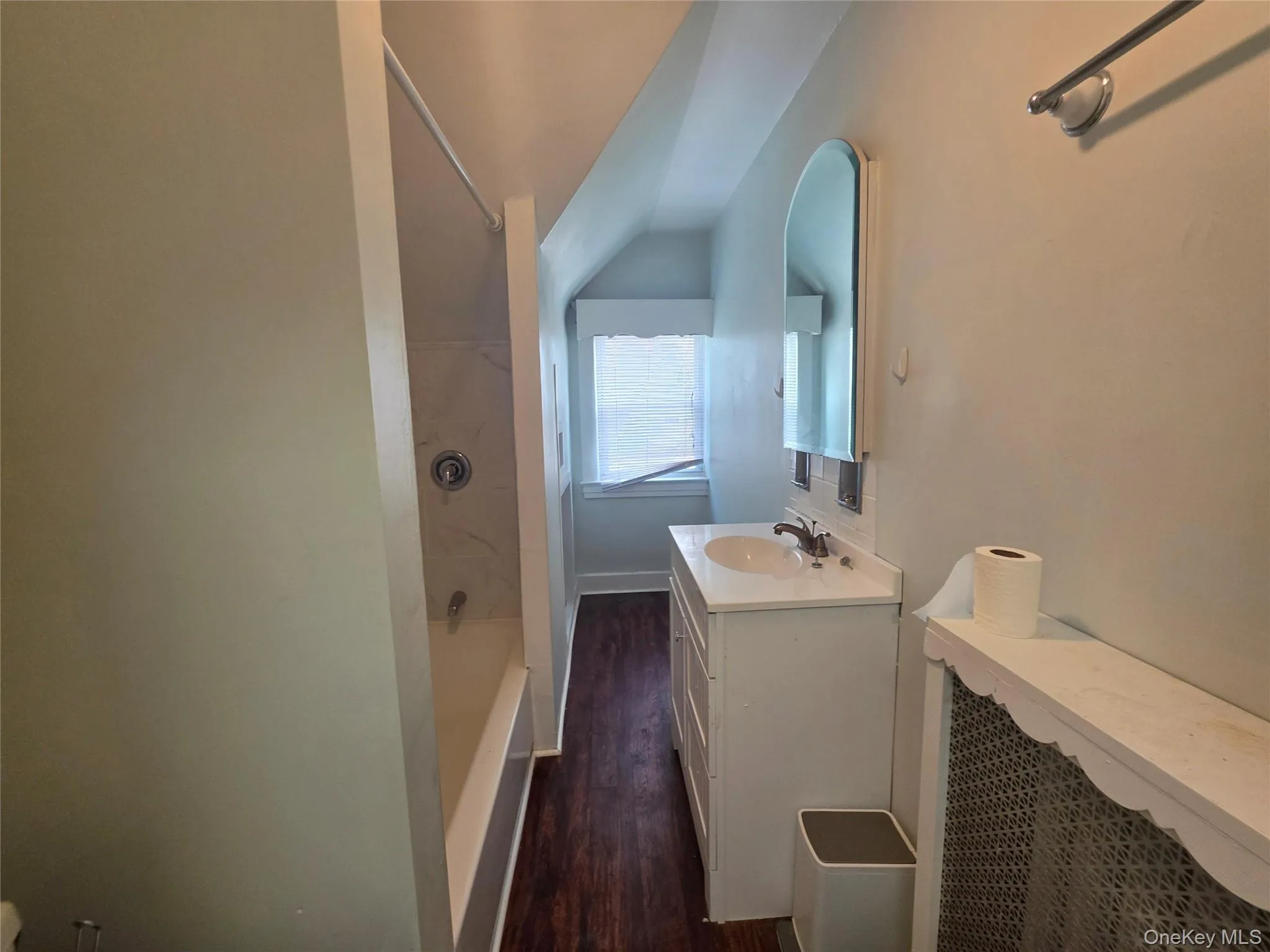 81 Waring Place, Yonkers, NY, 1 Bedroom Bedrooms, 4 Rooms Rooms,1 BathroomBathrooms,Residential Lease,For Rent,Waring Place,0,1037665 81 Waring Place, Yonkers, NY, 1 Bedroom Bedrooms, 4 Rooms Rooms,1 BathroomBathrooms,Residential Lease,For Rent,Waring Place,0,1037665