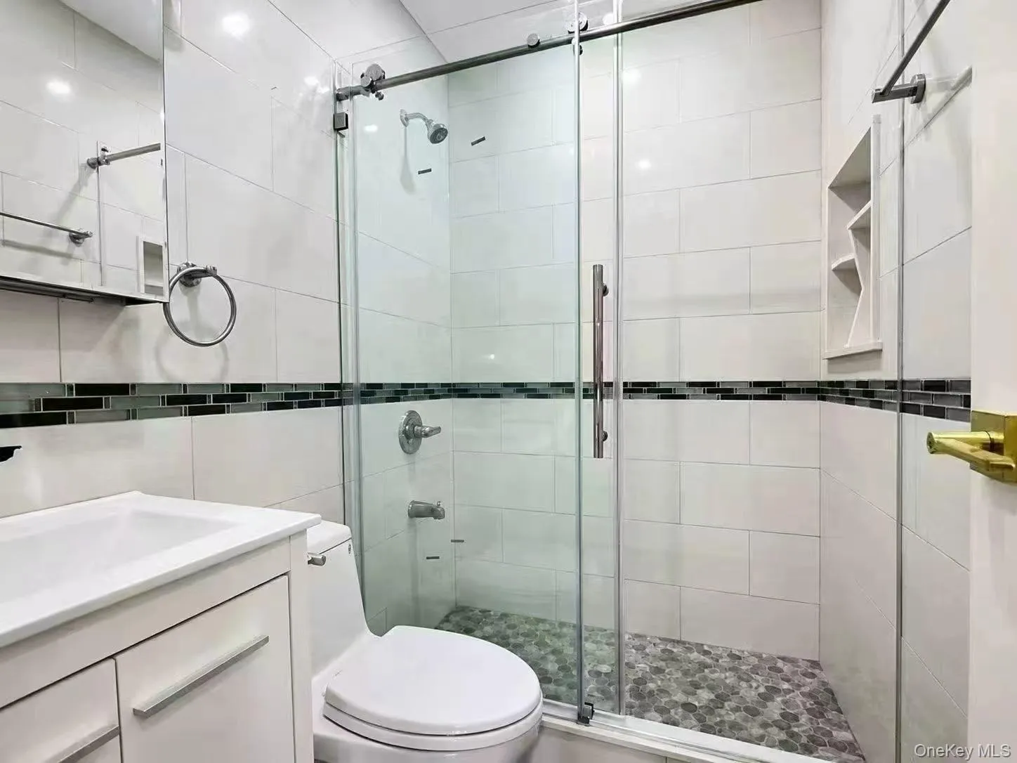 5727 246th Place, New York, NY, 2 Bedrooms Bedrooms, 5 Rooms Rooms,3 BathroomsBathrooms,Residential Lease,For Rent,246th,0,1037673 5727 246th Place, New York, NY, 2 Bedrooms Bedrooms, 5 Rooms Rooms,3 BathroomsBathrooms,Residential Lease,For Rent,246th,0,1037673
