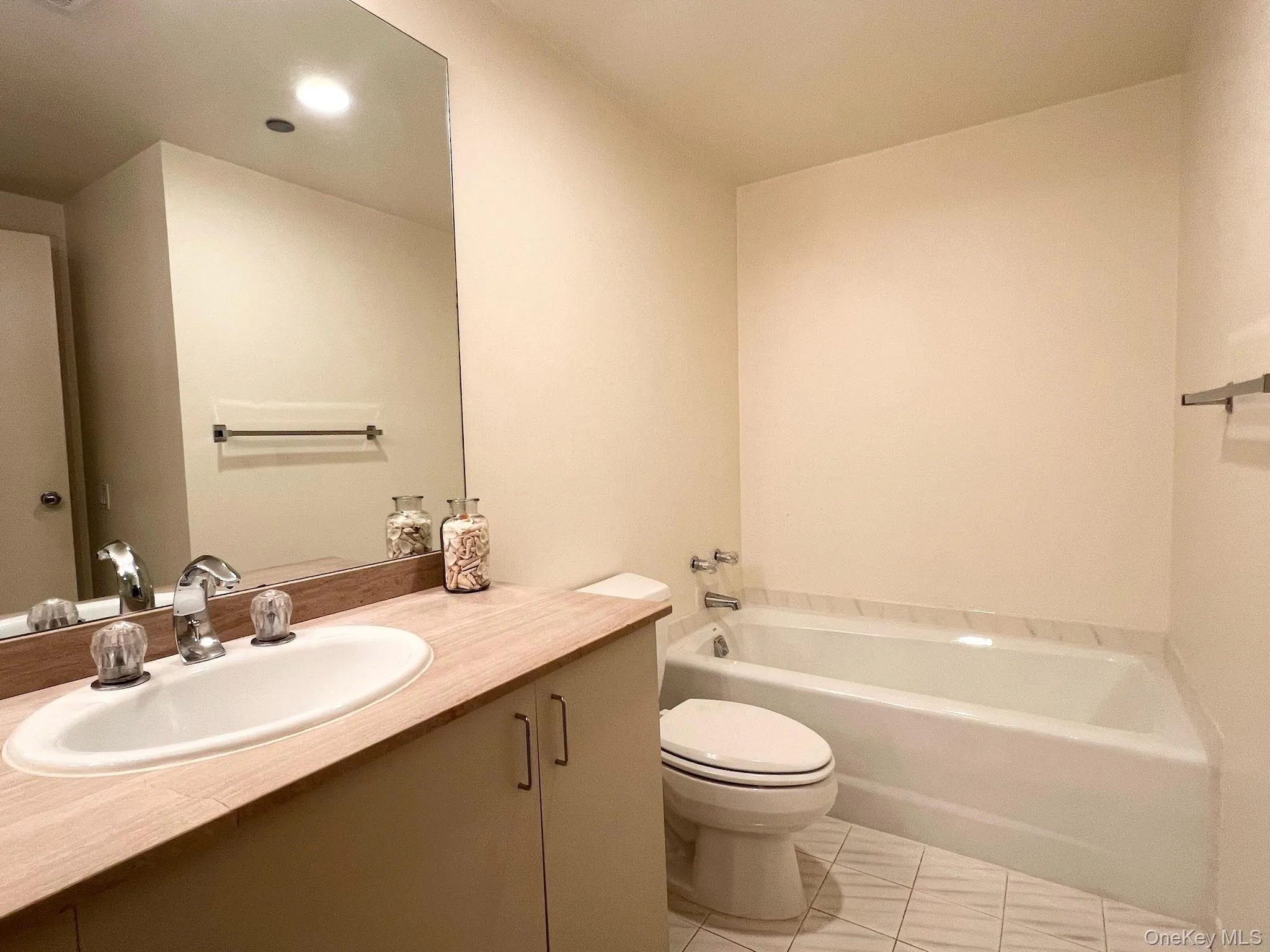 50 E. Hartsdale Avenue, Greenburgh, NY, 1 Bedroom Bedrooms, 3 Rooms Rooms,1 BathroomBathrooms,Residential Lease,For Rent,E. Hartsdale,0,1037675 50 E. Hartsdale Avenue, Greenburgh, NY, 1 Bedroom Bedrooms, 3 Rooms Rooms,1 BathroomBathrooms,Residential Lease,For Rent,E. Hartsdale,0,1037675