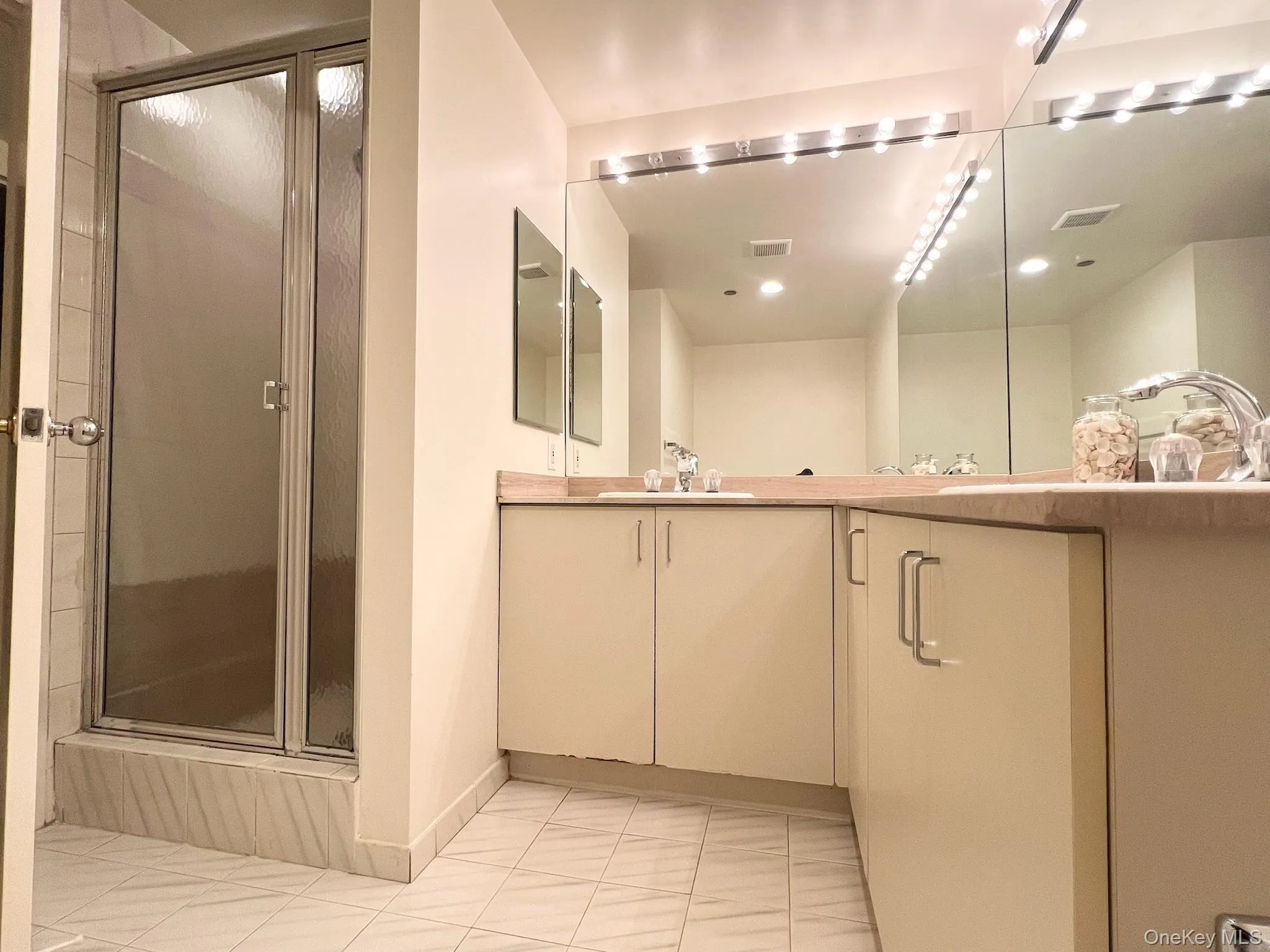 50 E. Hartsdale Avenue, Greenburgh, NY, 1 Bedroom Bedrooms, 3 Rooms Rooms,1 BathroomBathrooms,Residential Lease,For Rent,E. Hartsdale,0,1037675 50 E. Hartsdale Avenue, Greenburgh, NY, 1 Bedroom Bedrooms, 3 Rooms Rooms,1 BathroomBathrooms,Residential Lease,For Rent,E. Hartsdale,0,1037675