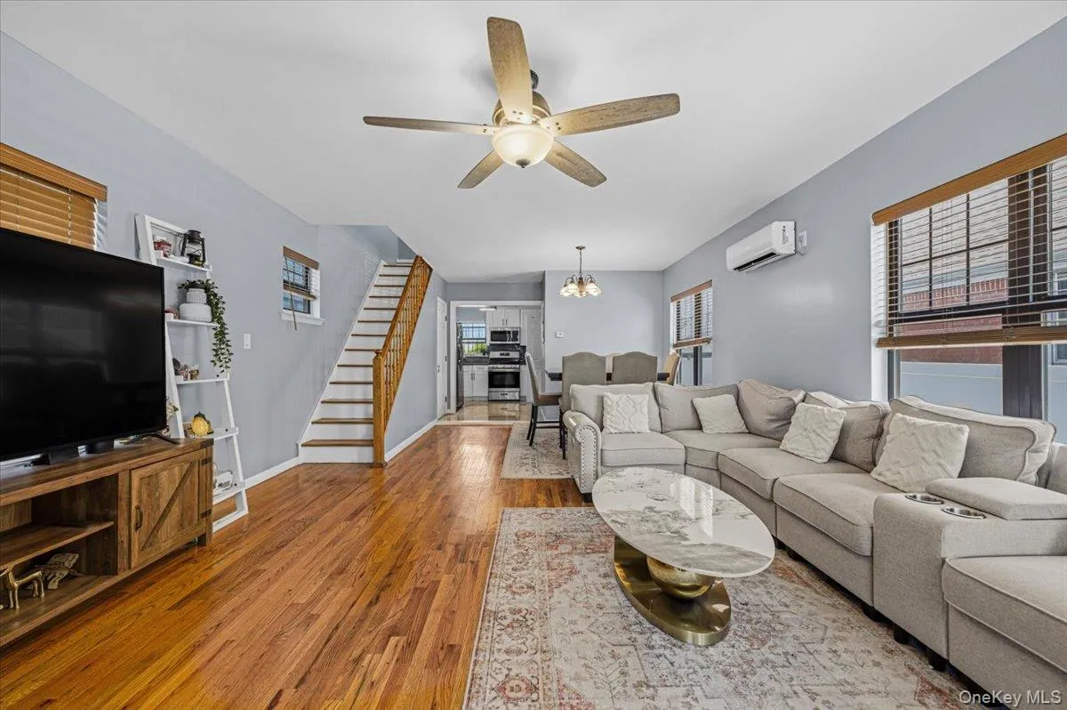 21825 104th Avenue, New York, NY, 3 Bedrooms Bedrooms, 7 Rooms Rooms,2 BathroomsBathrooms,Residential,For Rent,104th,0,1037684 21825 104th Avenue, New York, NY, 3 Bedrooms Bedrooms, 7 Rooms Rooms,2 BathroomsBathrooms,Residential,For Rent,104th,0,1037684