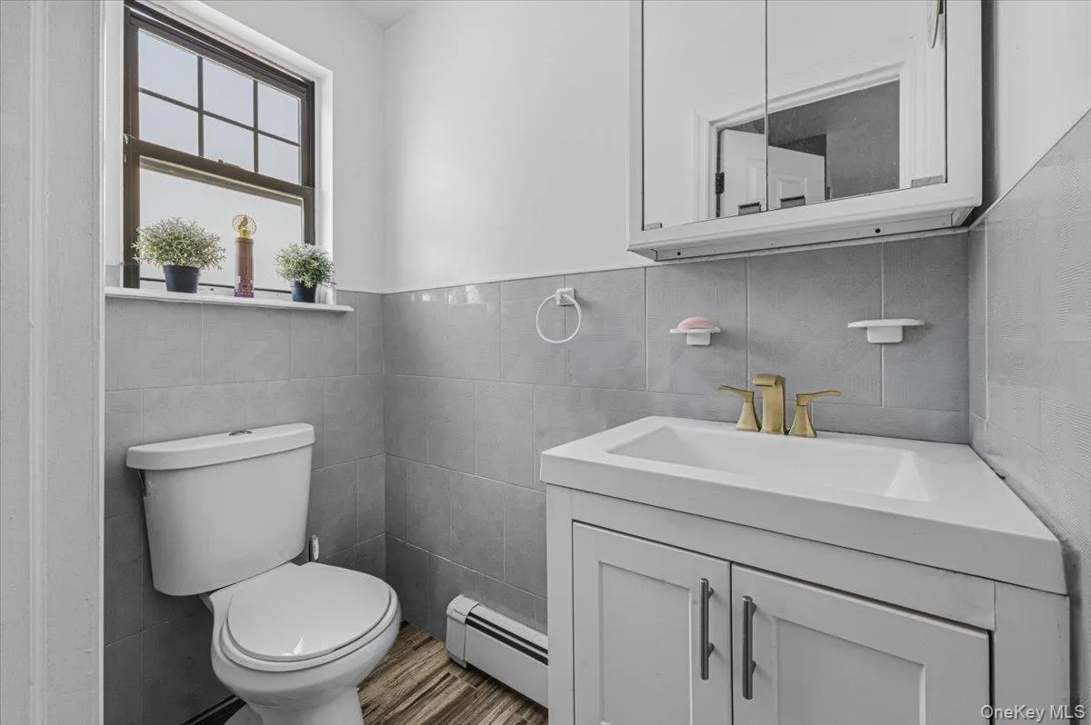 21825 104th Avenue, New York, NY, 3 Bedrooms Bedrooms, 7 Rooms Rooms,2 BathroomsBathrooms,Residential,For Rent,104th,0,1037684 21825 104th Avenue, New York, NY, 3 Bedrooms Bedrooms, 7 Rooms Rooms,2 BathroomsBathrooms,Residential,For Rent,104th,0,1037684
