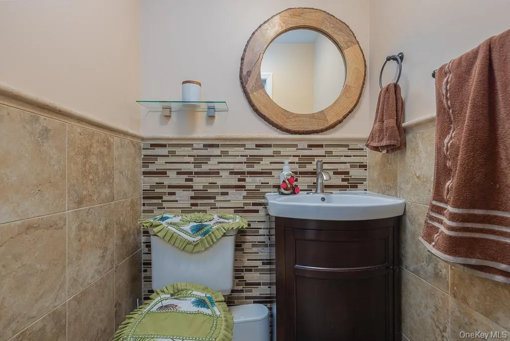 325 Westside Avenue, Haverstraw, NY, 4 Bedrooms Bedrooms, 7 Rooms Rooms,1 BathroomBathrooms,Residential Lease,For Rent,Westside Avenue,0,1037685 325 Westside Avenue, Haverstraw, NY, 4 Bedrooms Bedrooms, 7 Rooms Rooms,1 BathroomBathrooms,Residential Lease,For Rent,Westside Avenue,0,1037685